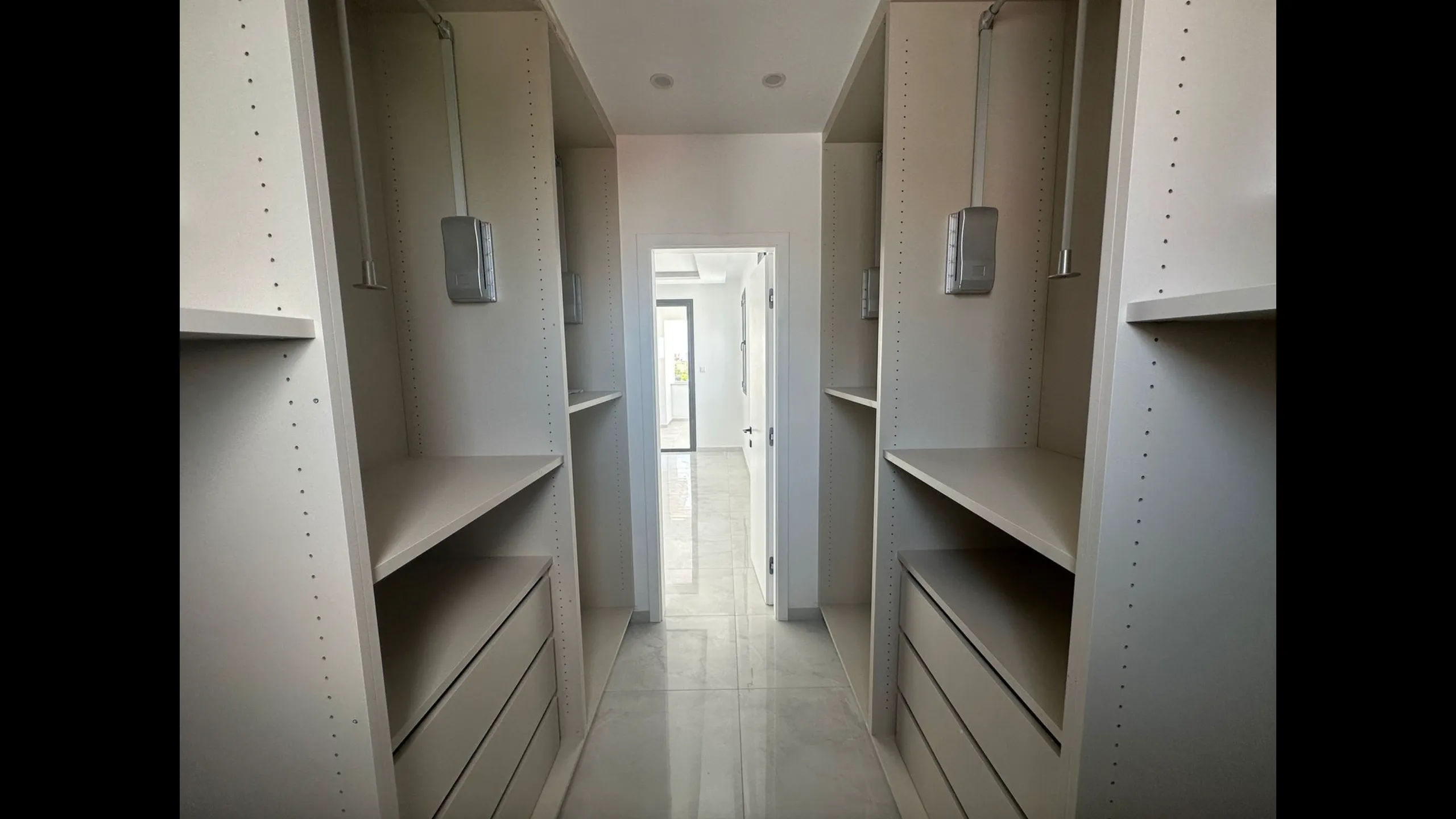 Modern villa with pool in a quiet area 18