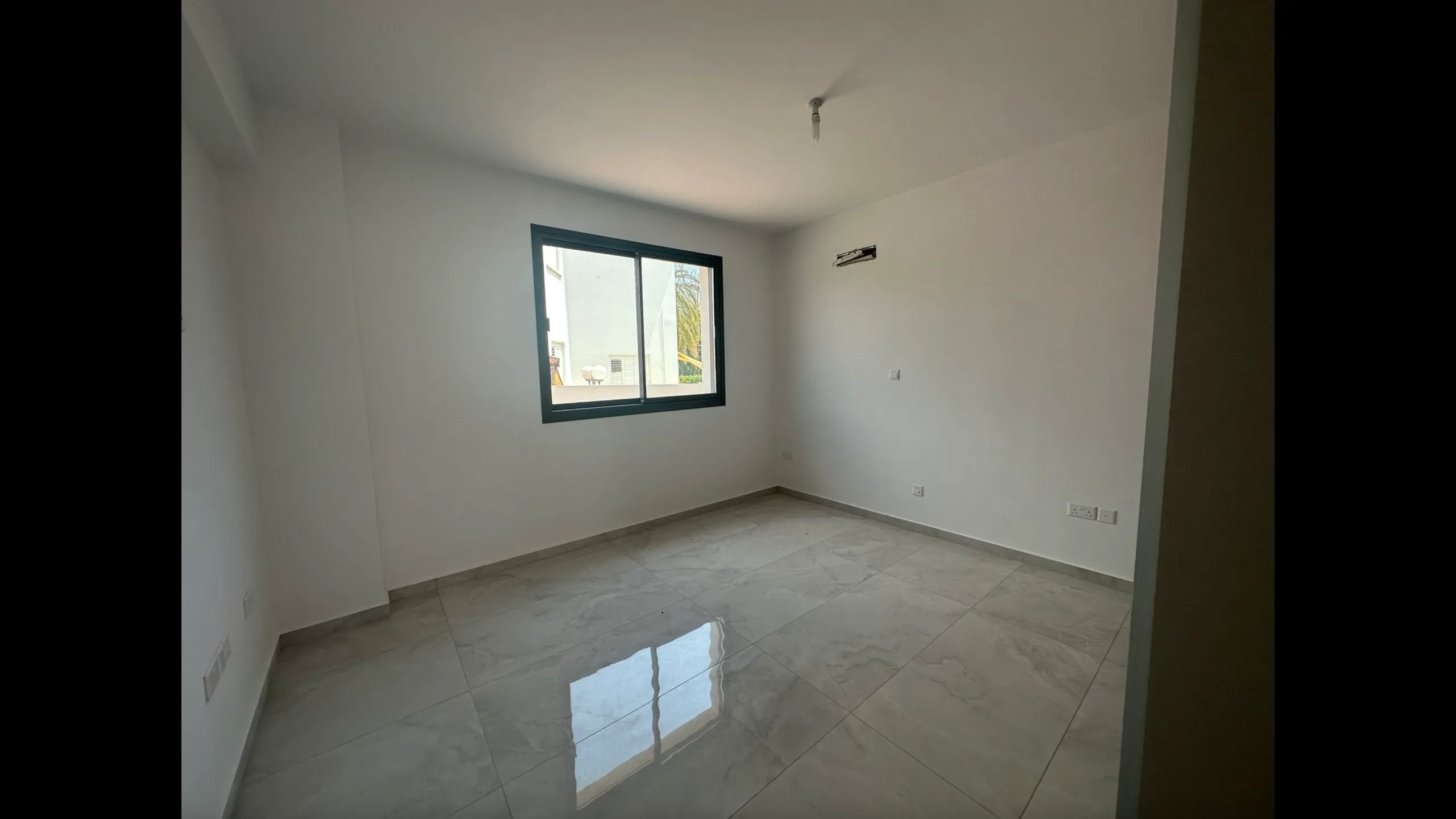 Modern villa with pool in a quiet area 6