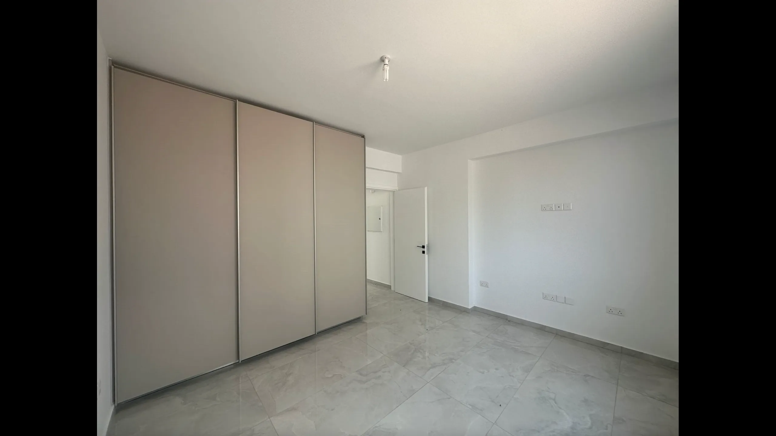 Modern villa with pool in a quiet area 8