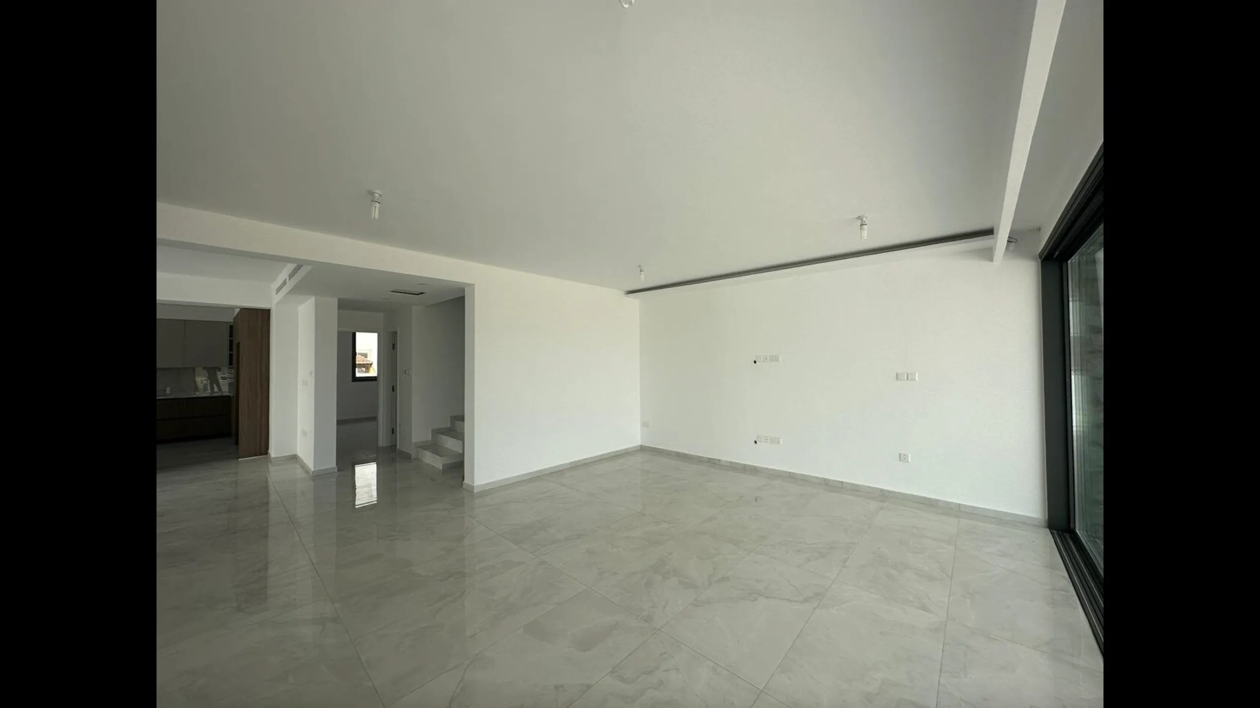 Modern villa with pool in a quiet area 7