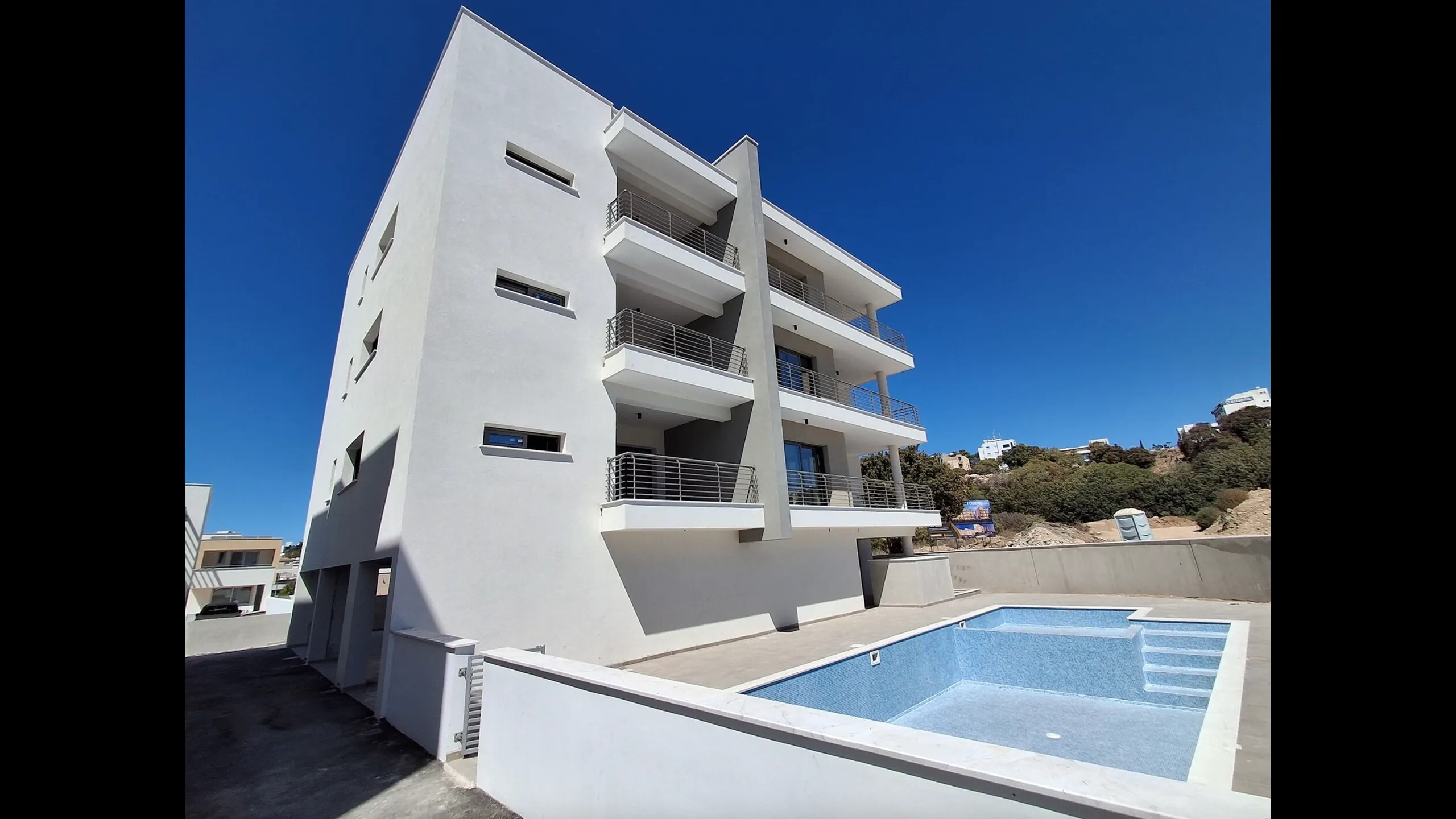 Апартаменты и виллы в жилом проекте в центре Пафоса 1