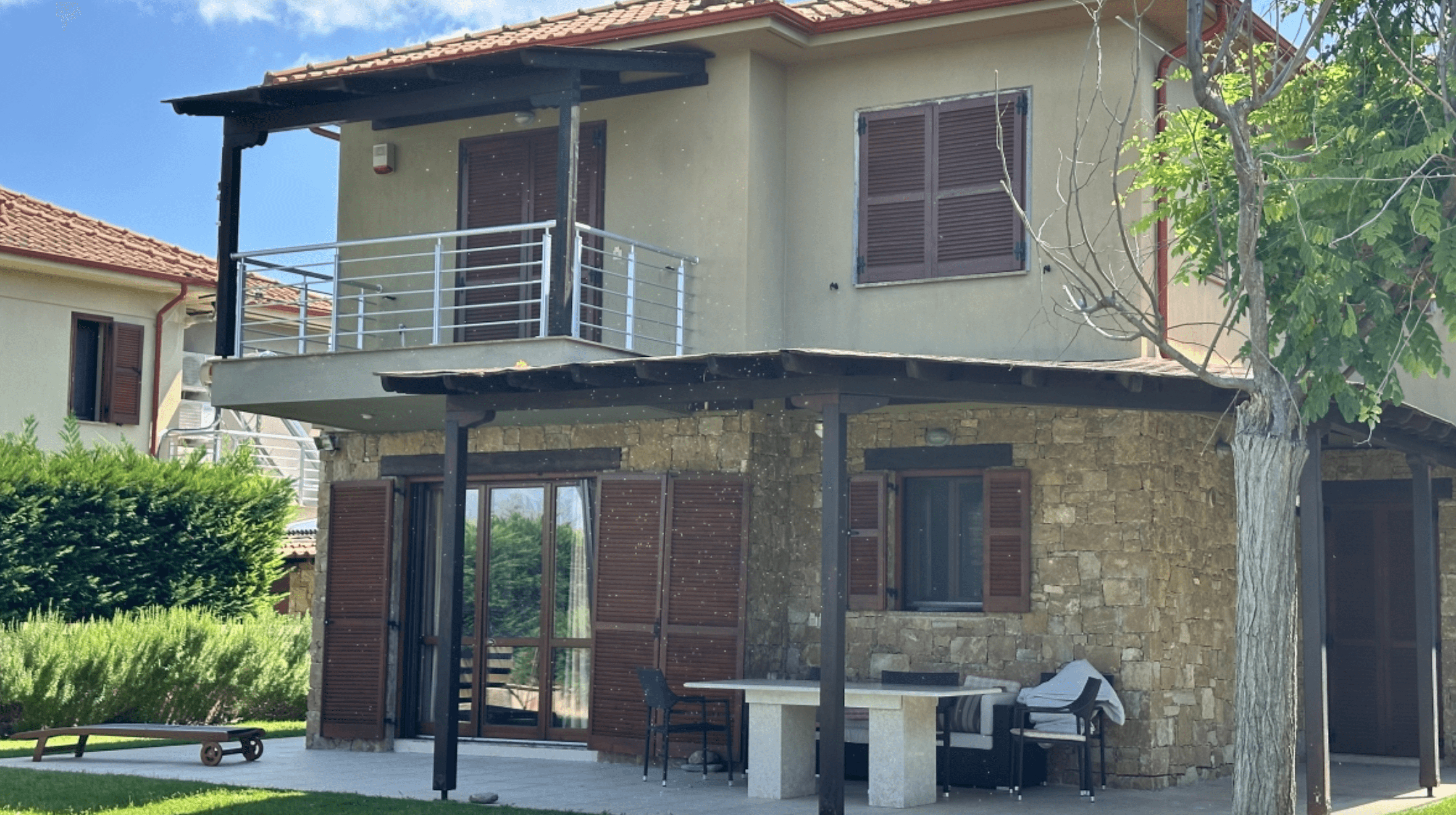 Вилла в традиционном стиле, Сани, Кассандра 1