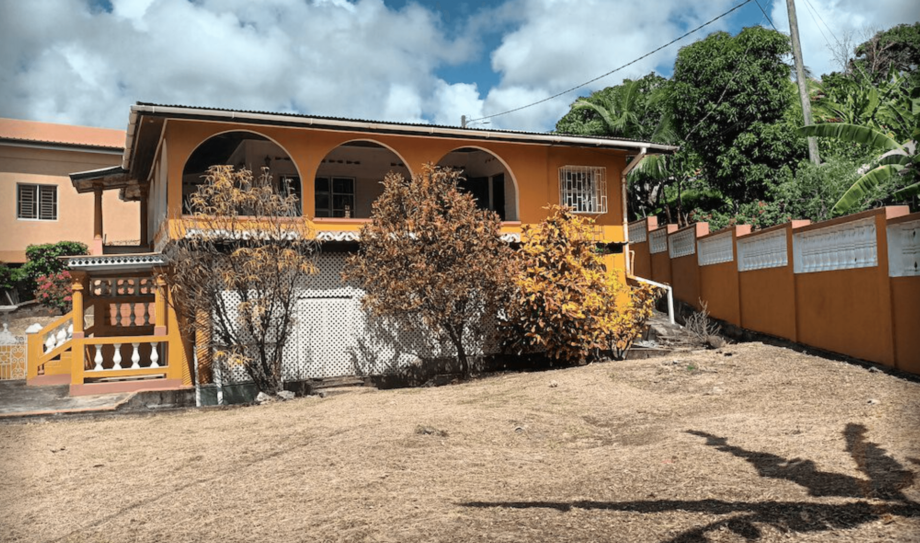 House with traditional elements, St. Andrew 4