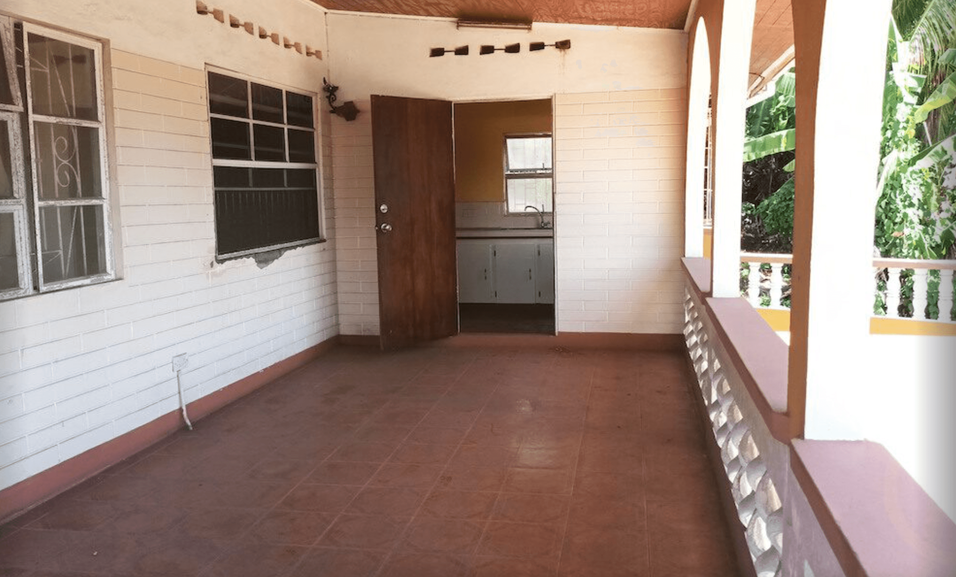 House with traditional elements, St. Andrew 7