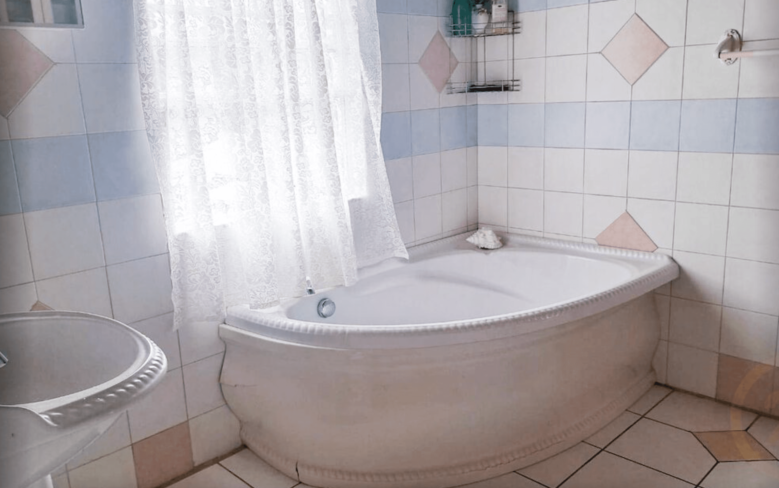 Элегантный дом, Сент-Патрик 8