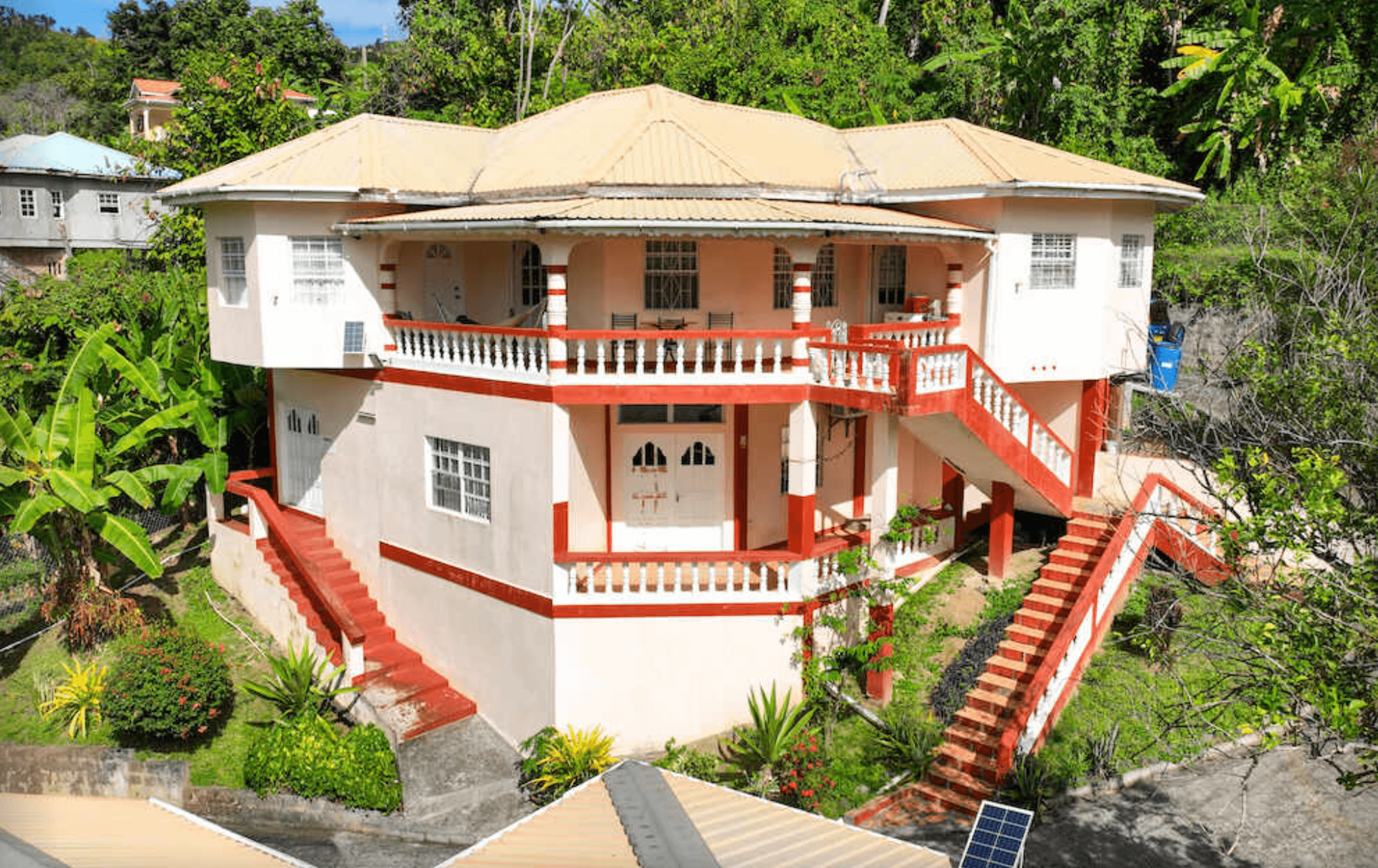 House in traditional style, St. Patrick 1