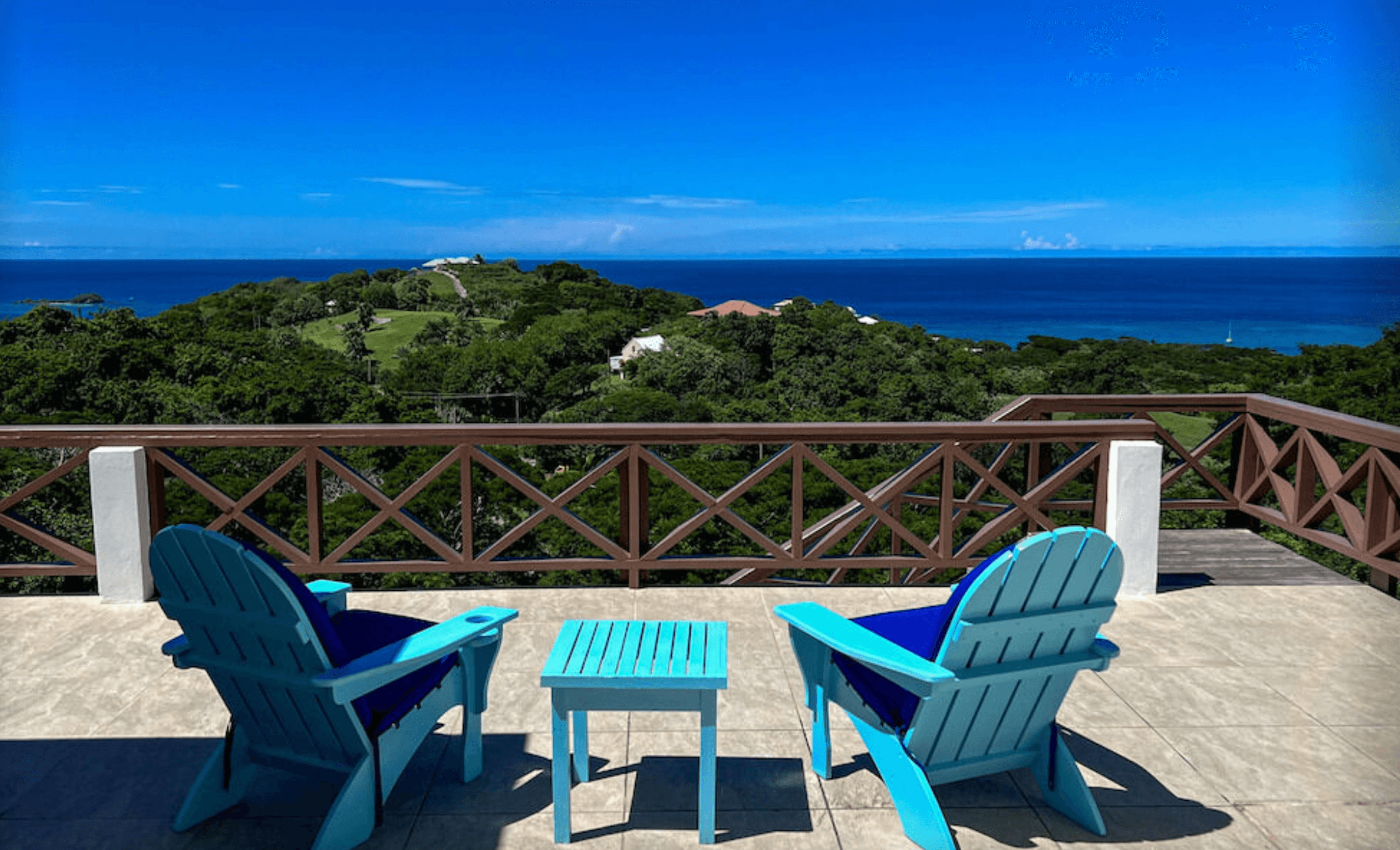 Дом с бассейном и видом на океан, Карриаку 4