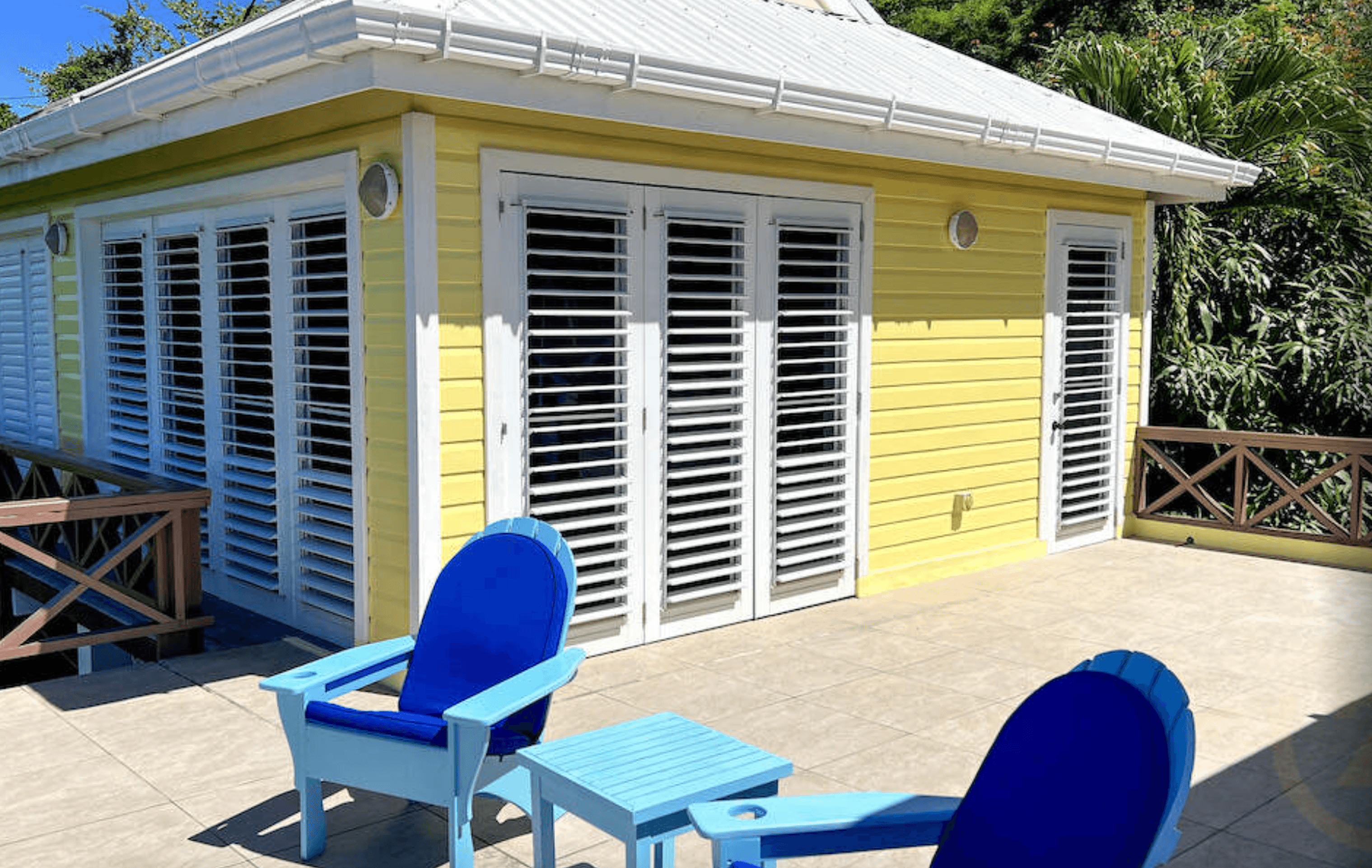 Дом с бассейном и видом на океан, Карриаку 3