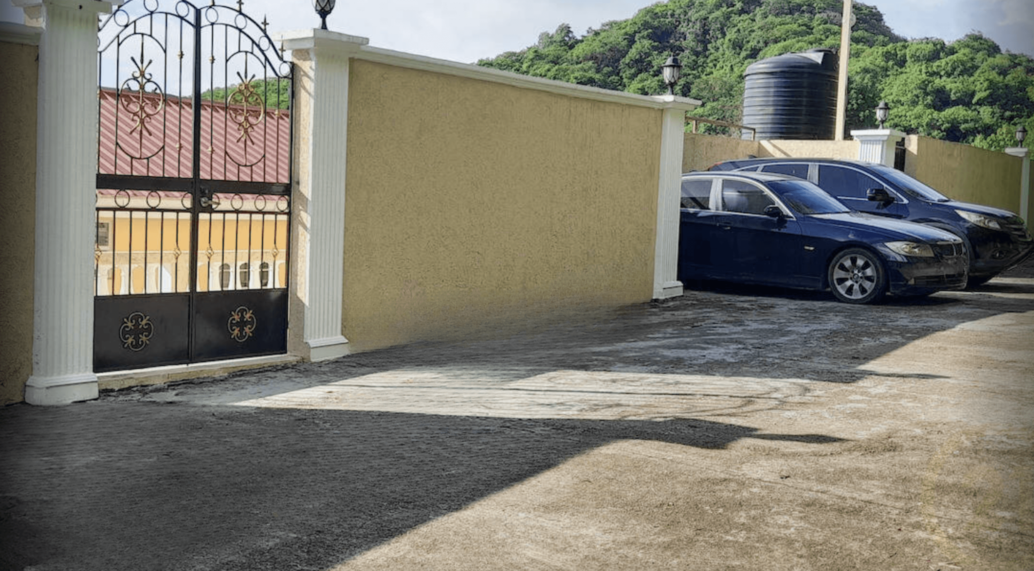 Classical house with ocean view, St. George 10