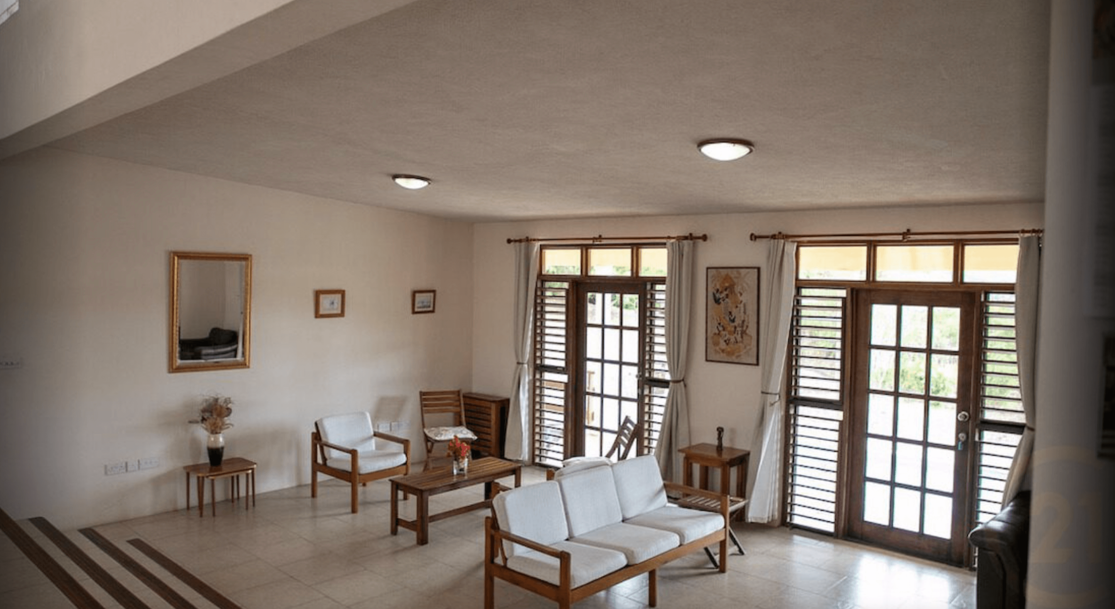 Стильный дом с бассейном и видом на океан, Сент-Джорджес 5