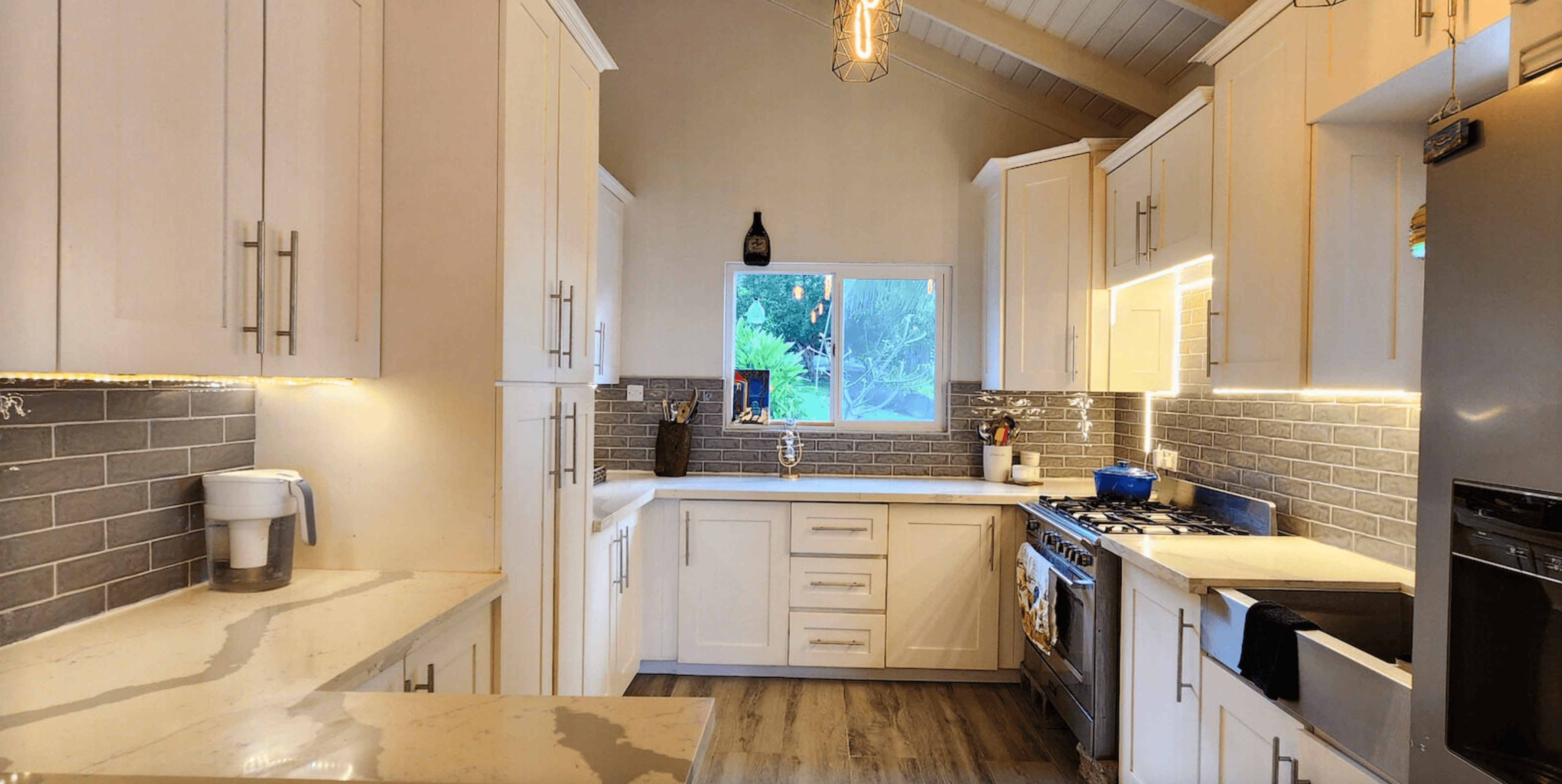 House in classical style with ocean view, St. Patrick 9