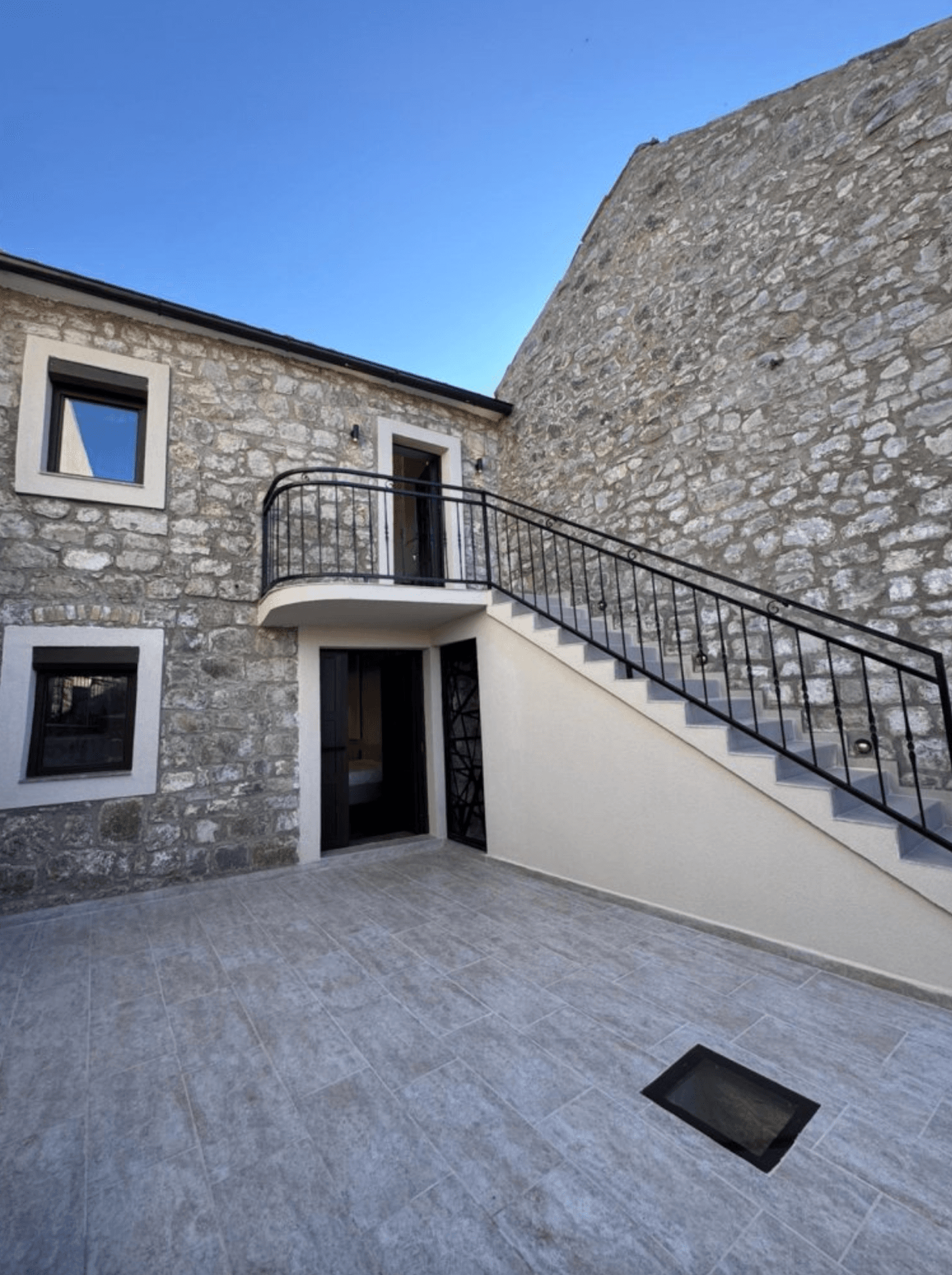 Дом из традиционного камня, Луштица 2