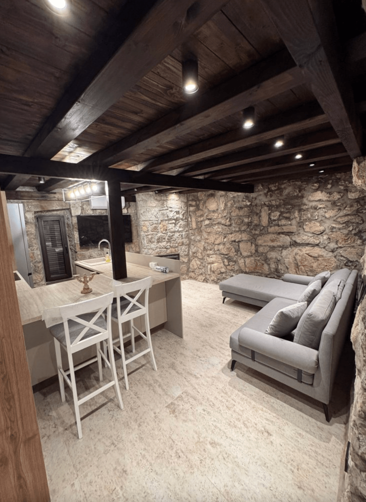 Дом из традиционного камня, Луштица 5