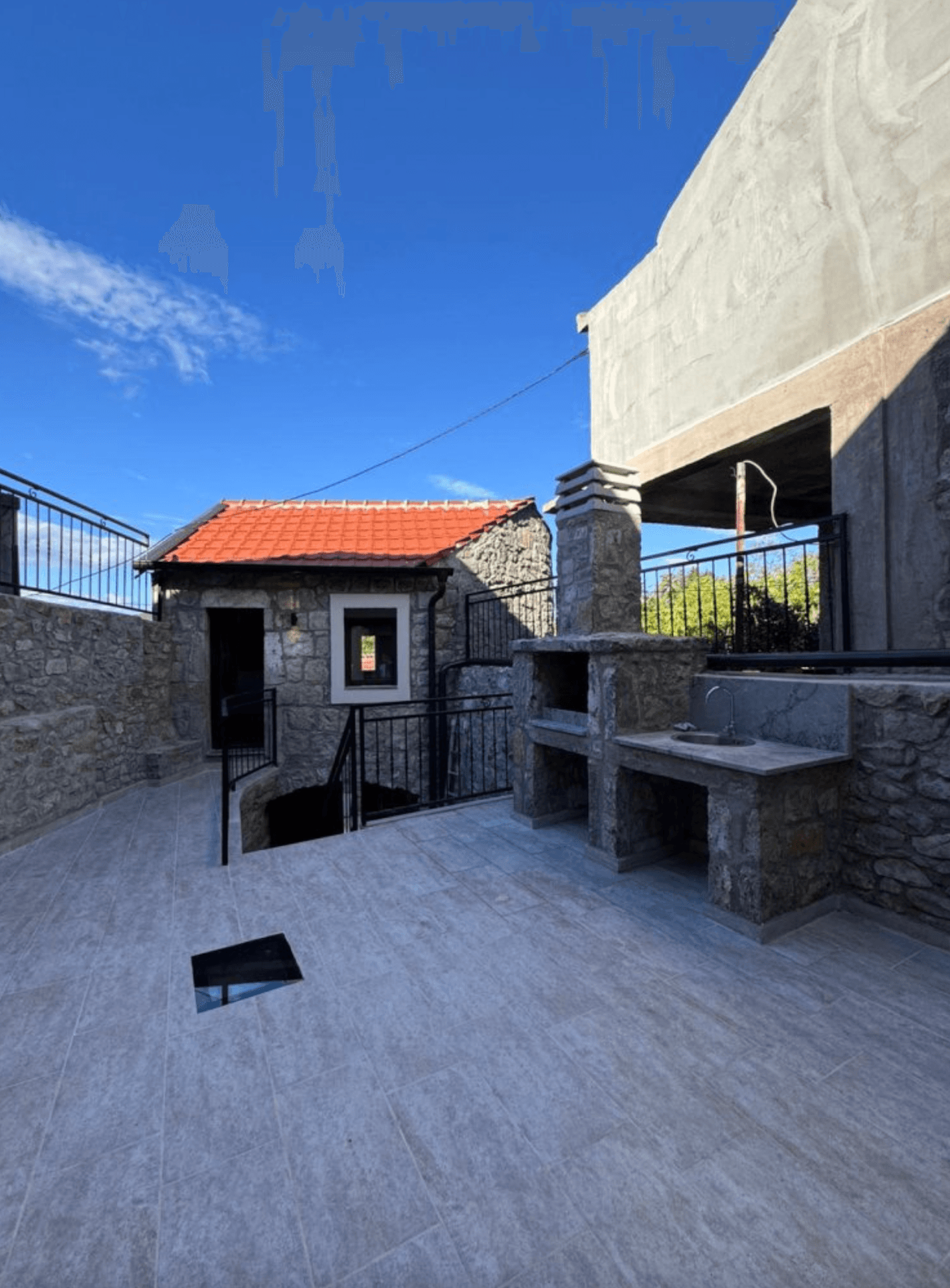 Дом из традиционного камня, Луштица 3