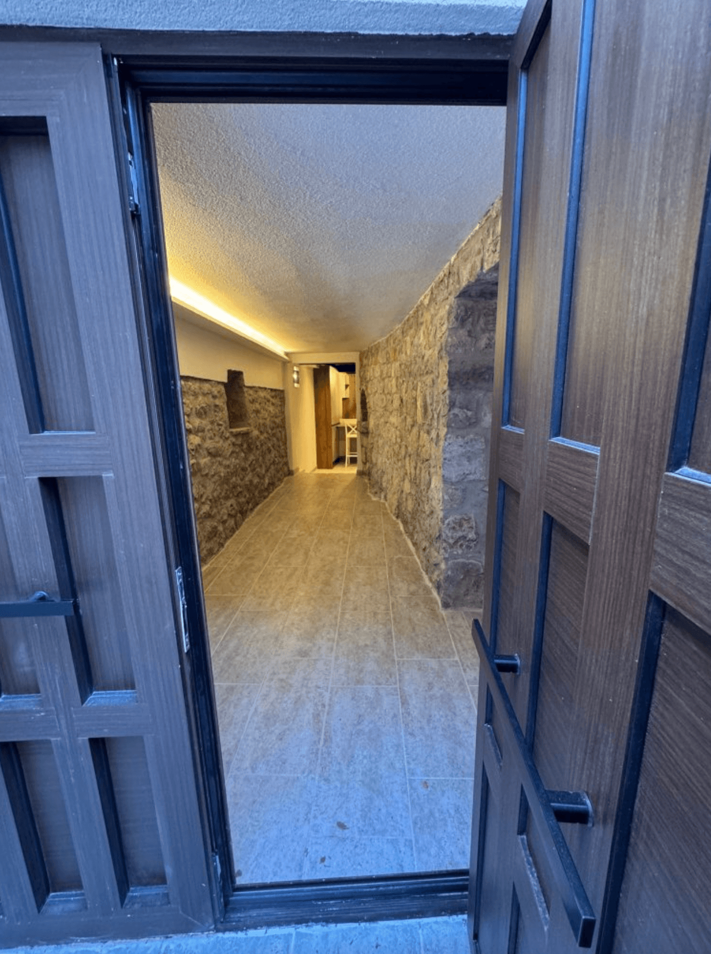 Дом из традиционного камня, Луштица 11