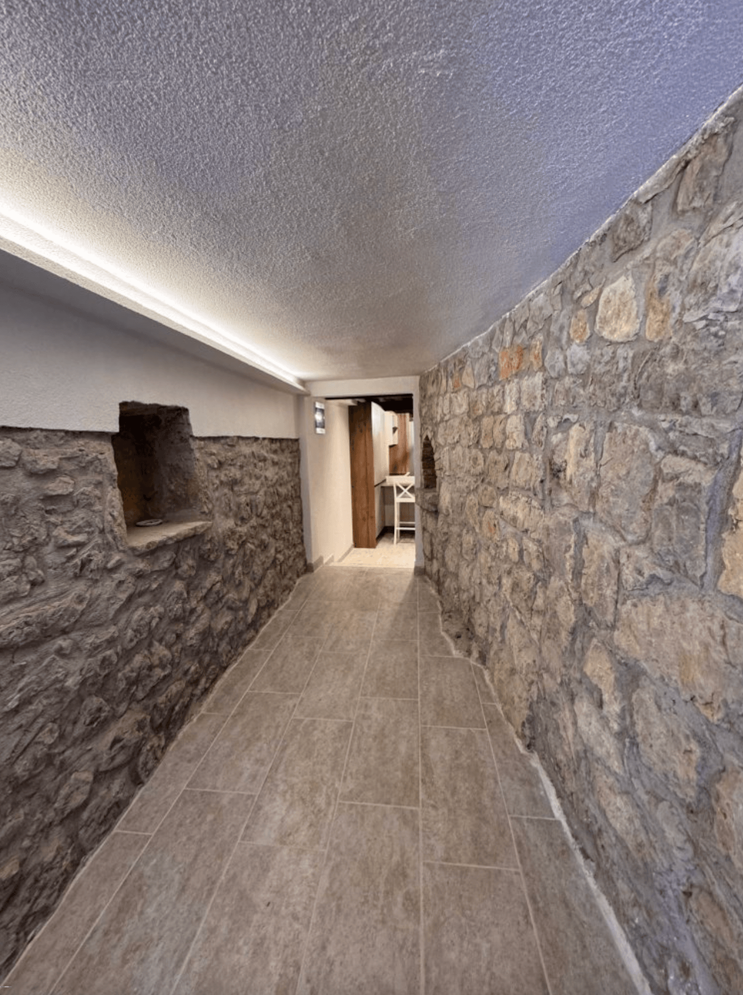 Дом из традиционного камня, Луштица 12