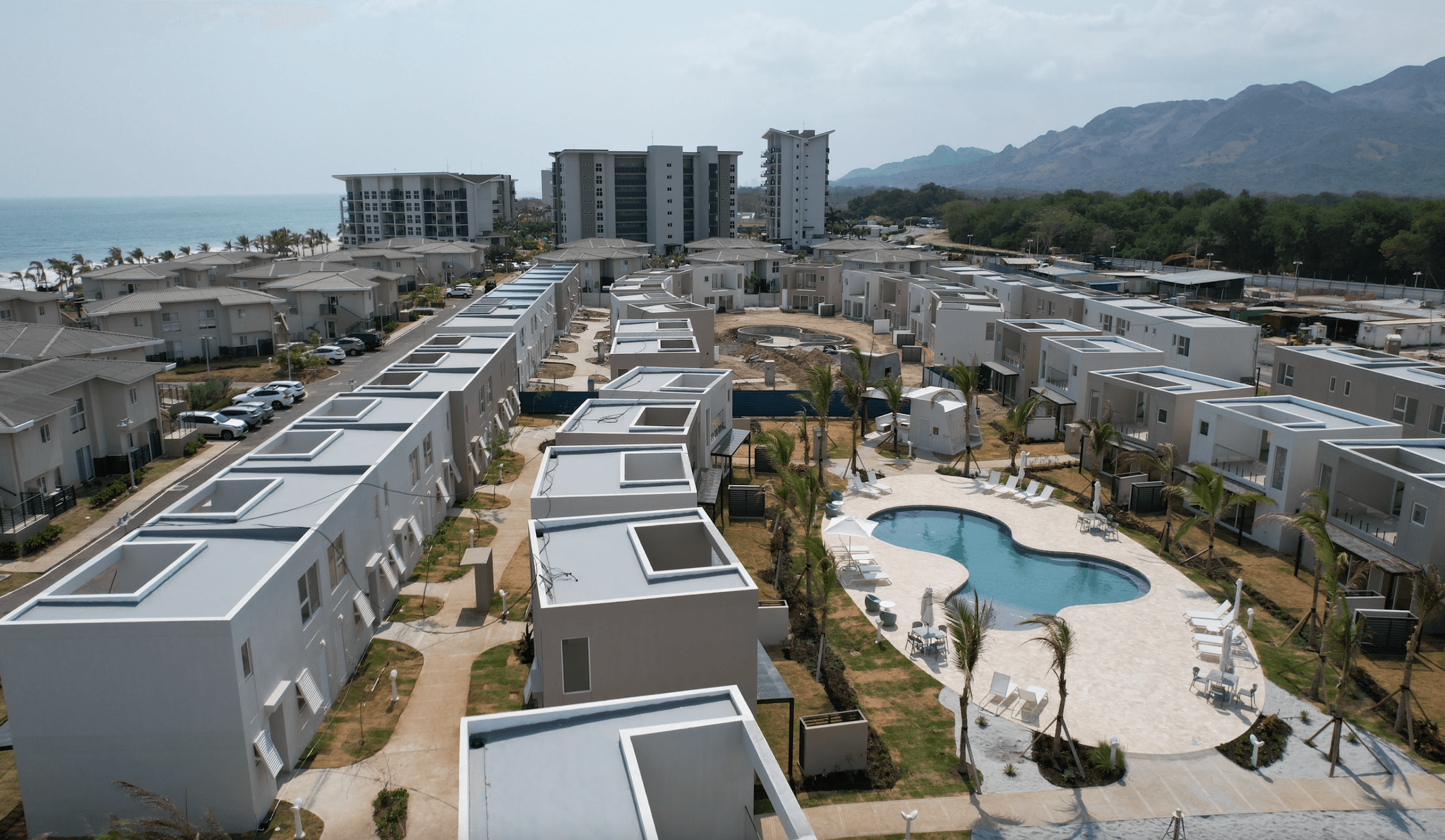 Дома на одну семью и двухуровневые таунхаусы, Чаме, Плайя Караколь 4