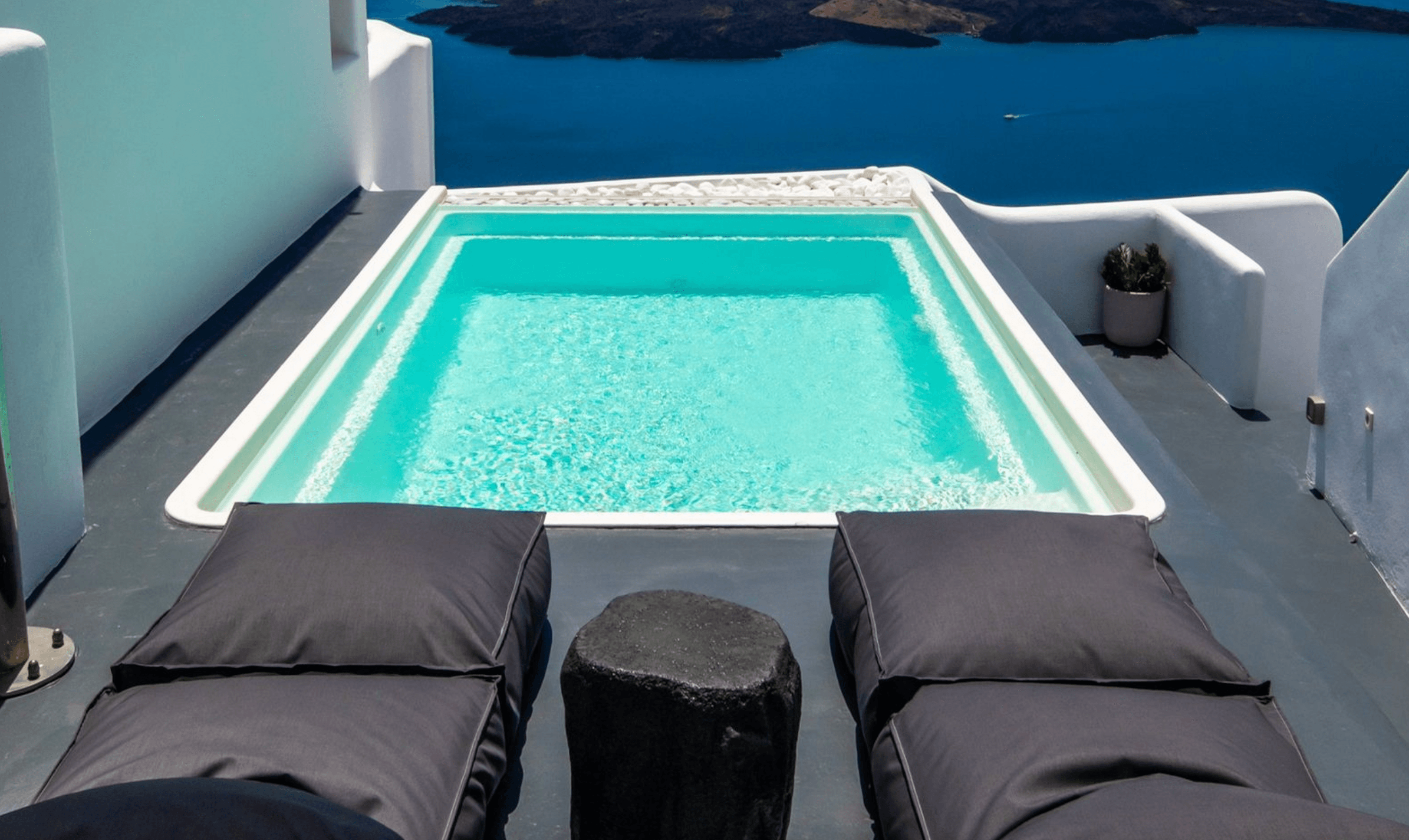 Stylish villa, Imerovigli, Santorini 2