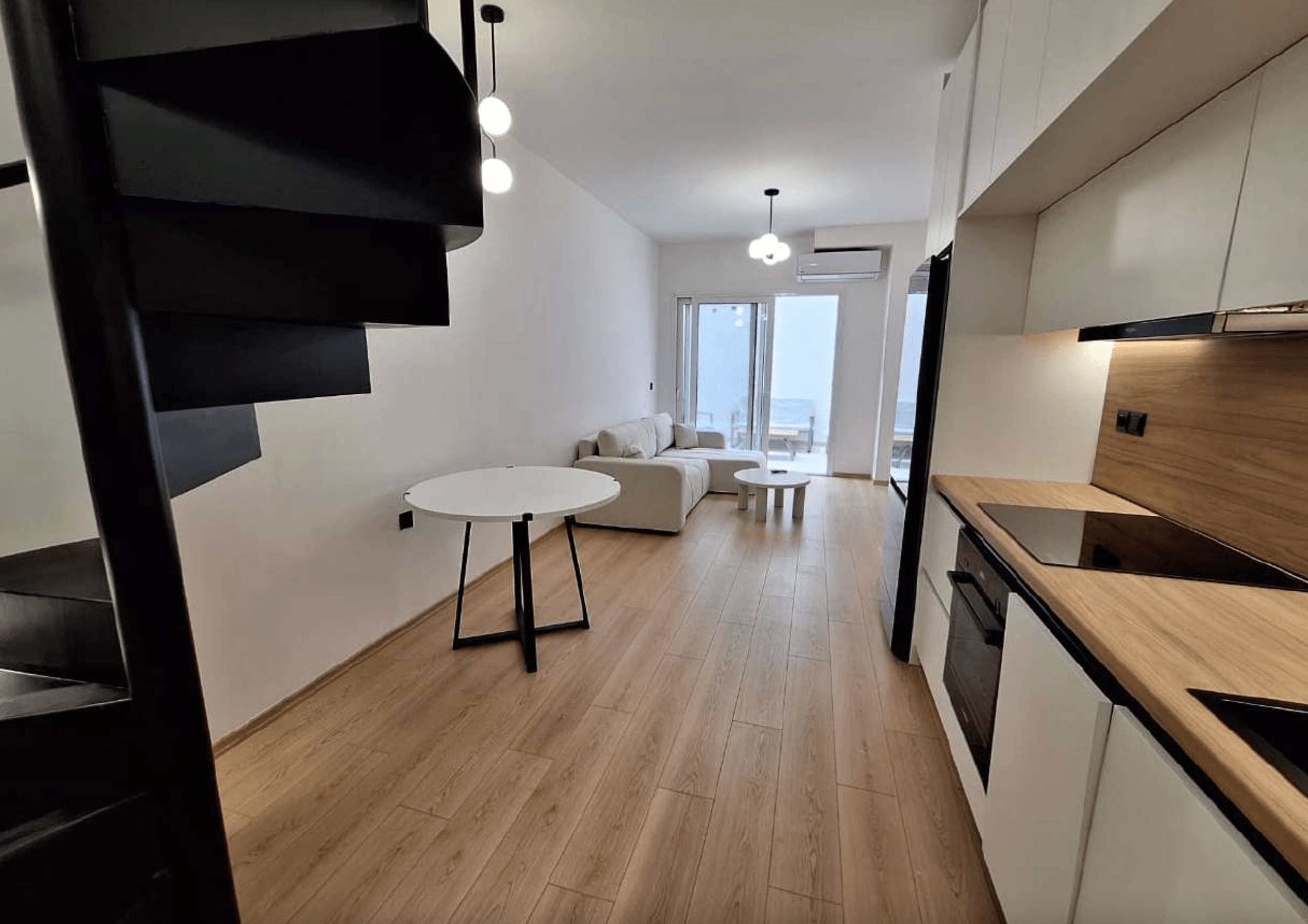 Полностью меблированные таунхаусы, Нео Космос, Афины 6