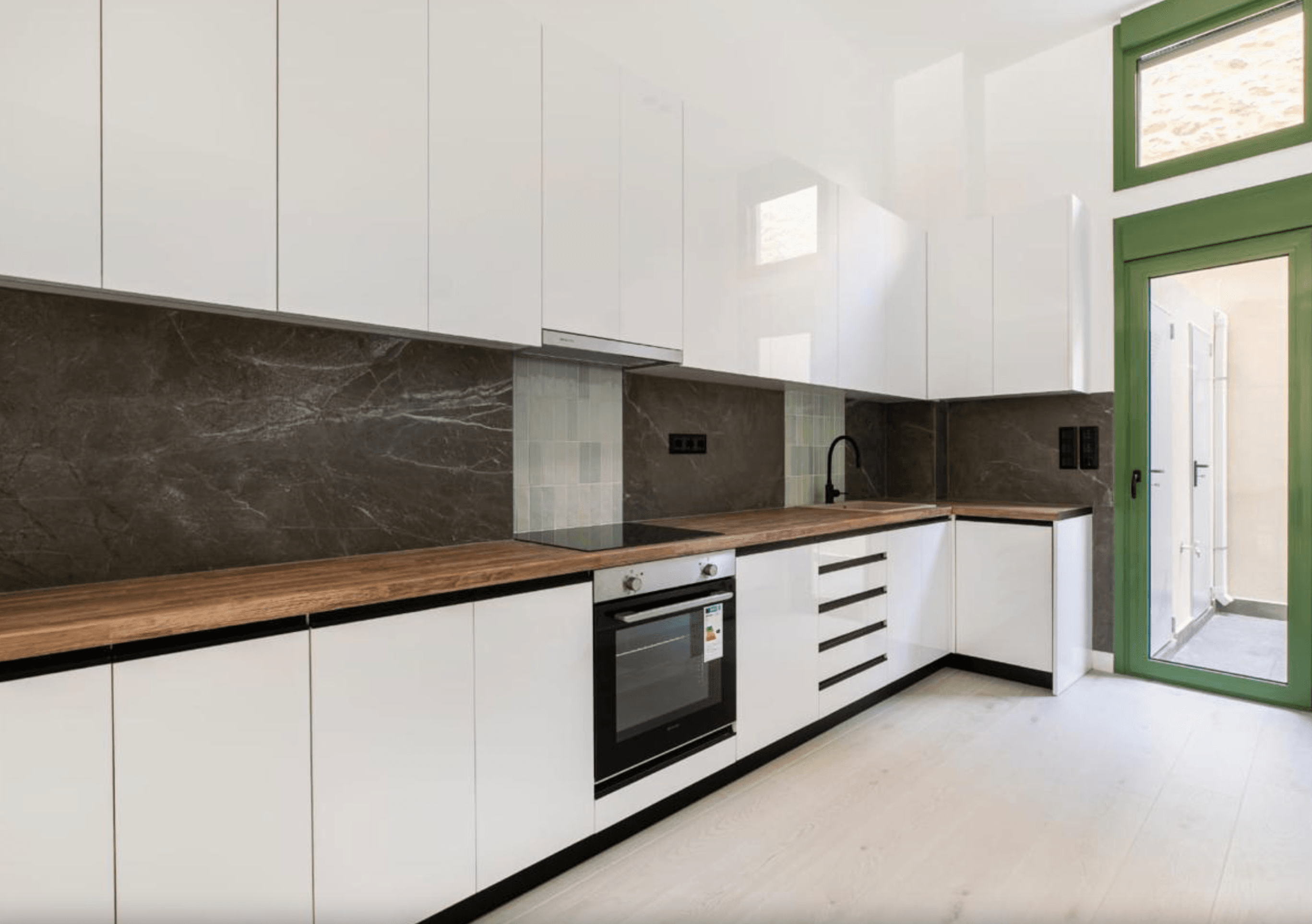 Comfortable and fully furnished apartments, Piraeus, Athens 4