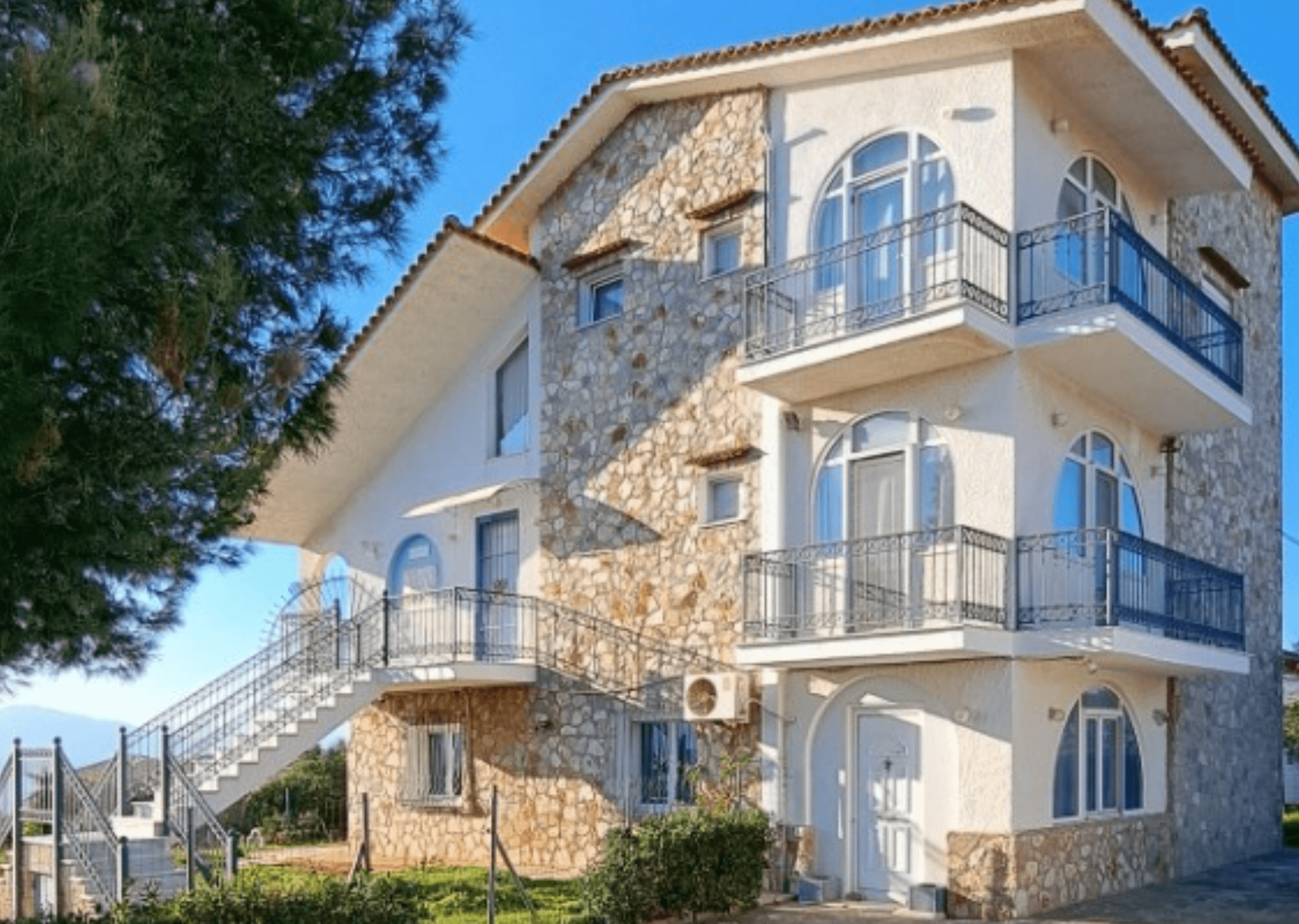 House in classical style, Theologos 1