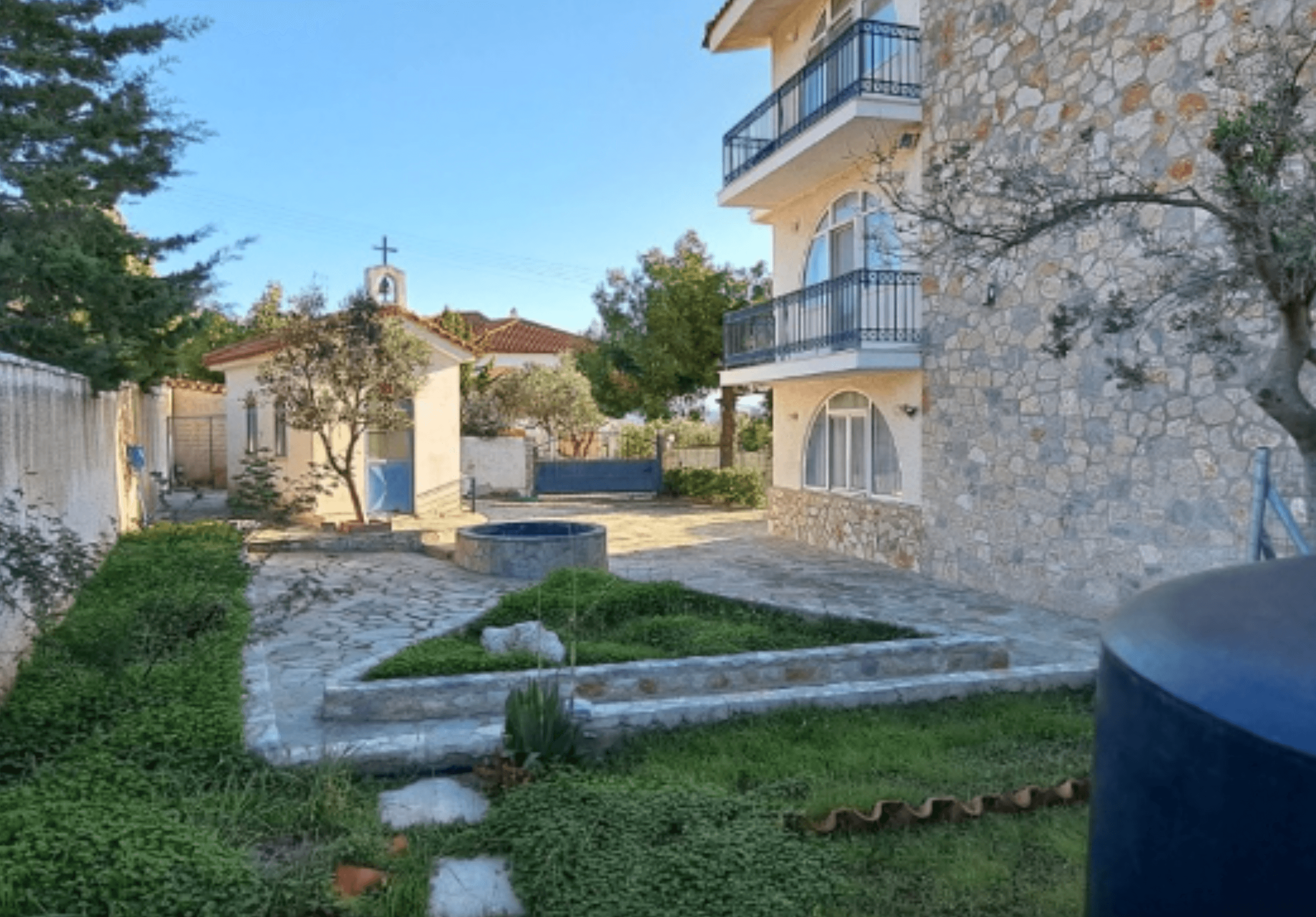 House in classical style, Theologos 8