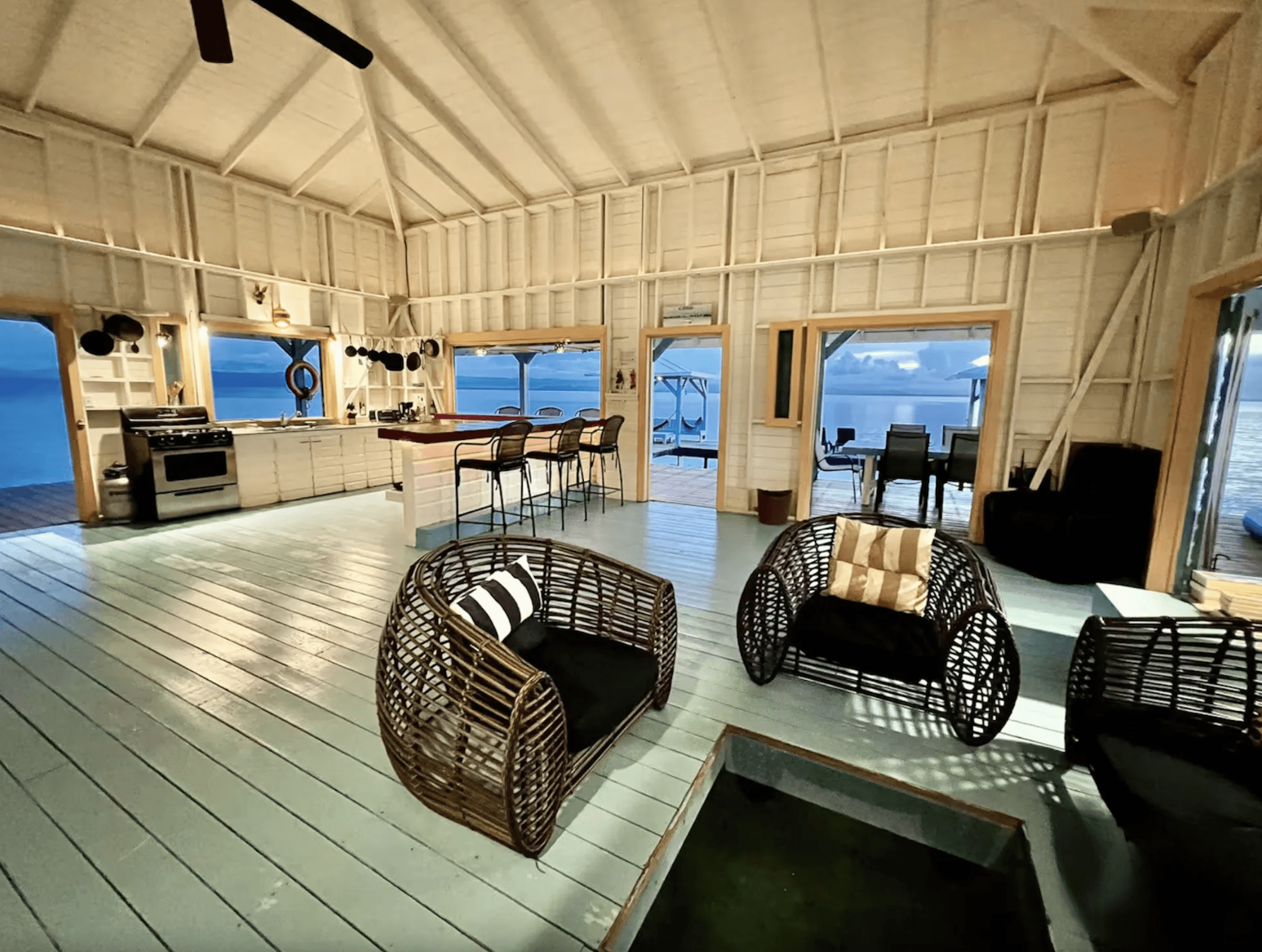 Caribbean Home with Lagoon Views, Colon 6