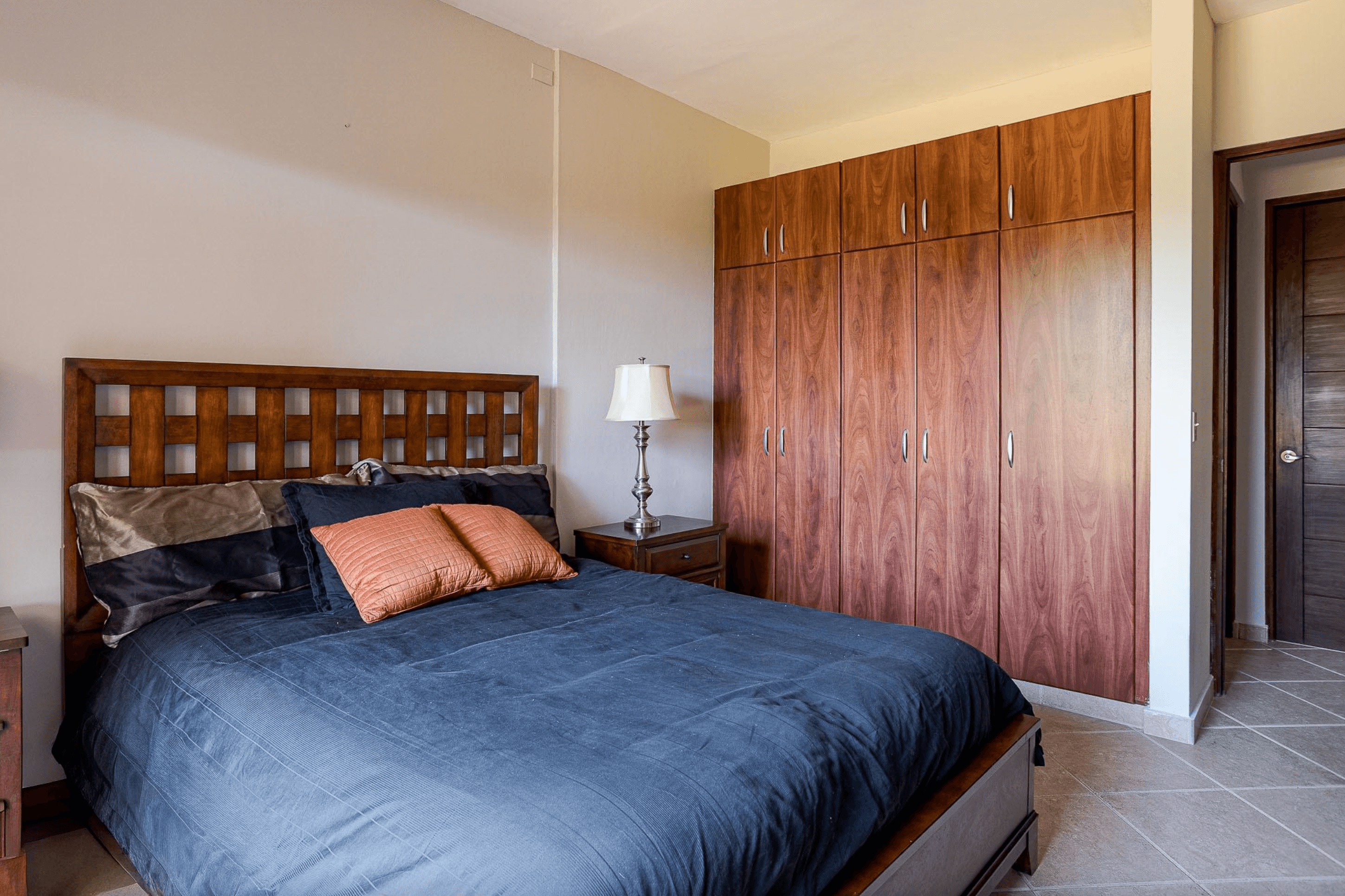 Ground floor apartments, Palmira 8