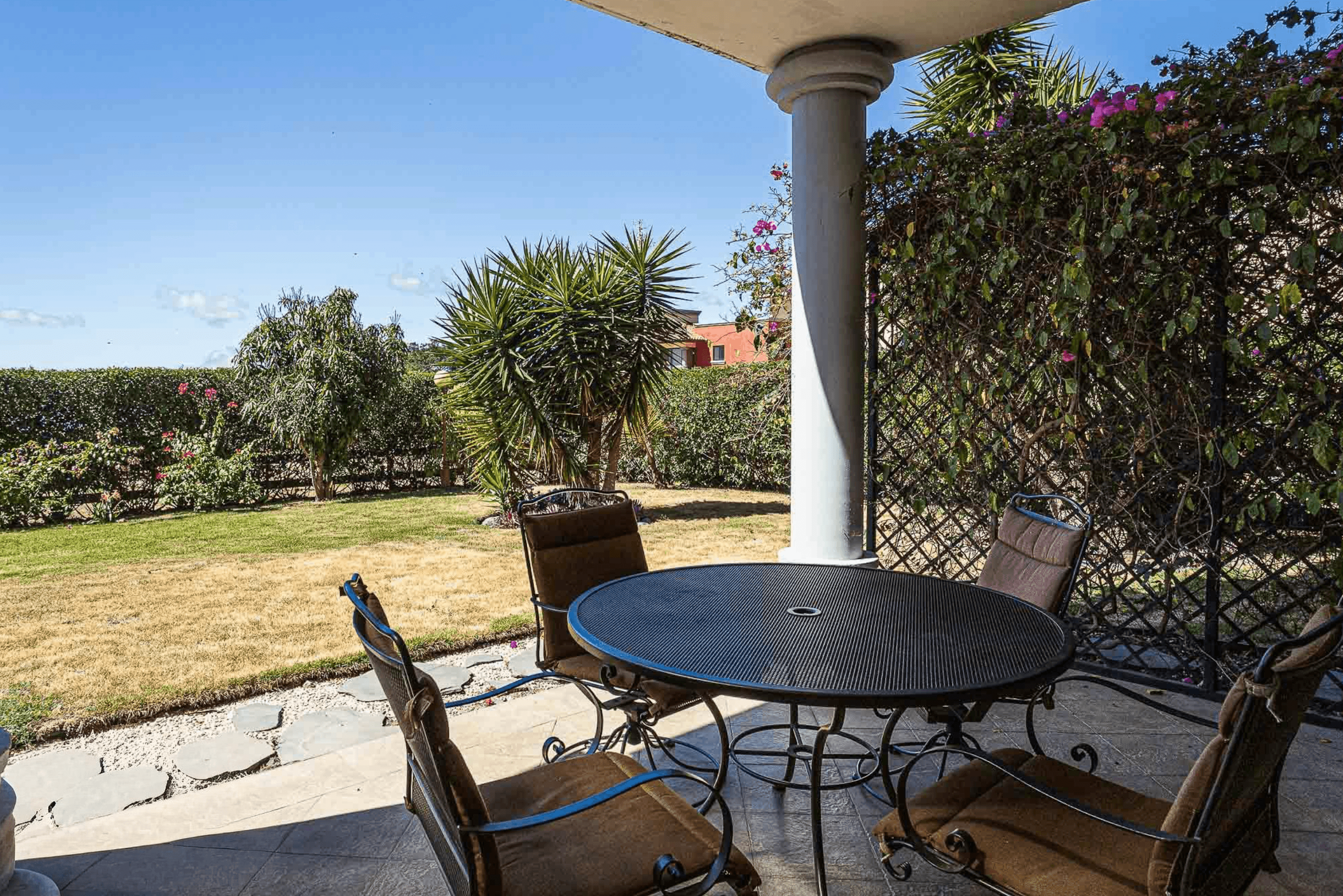Ground floor apartments, Palmira 7