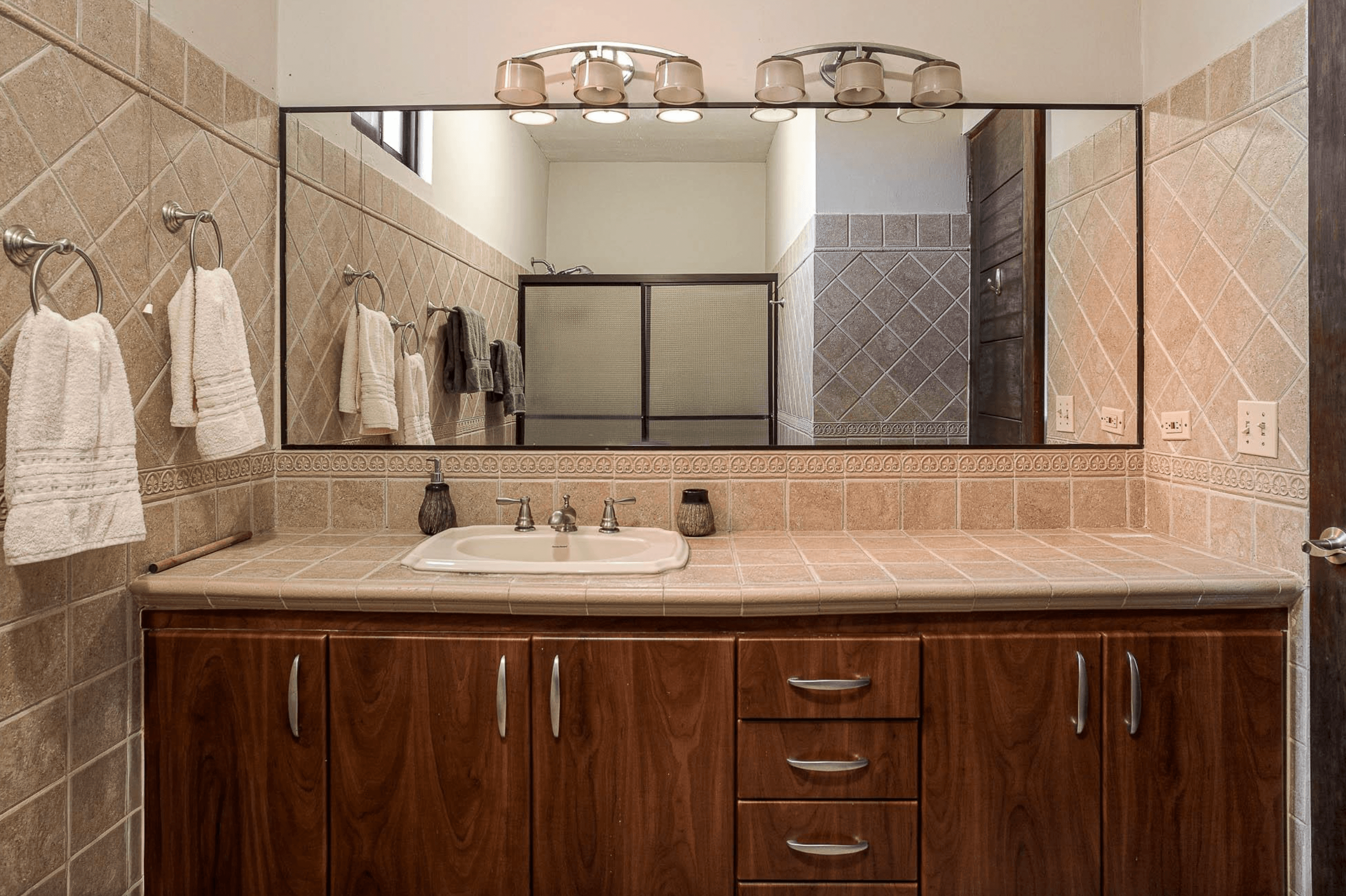Ground floor apartments, Palmira 10