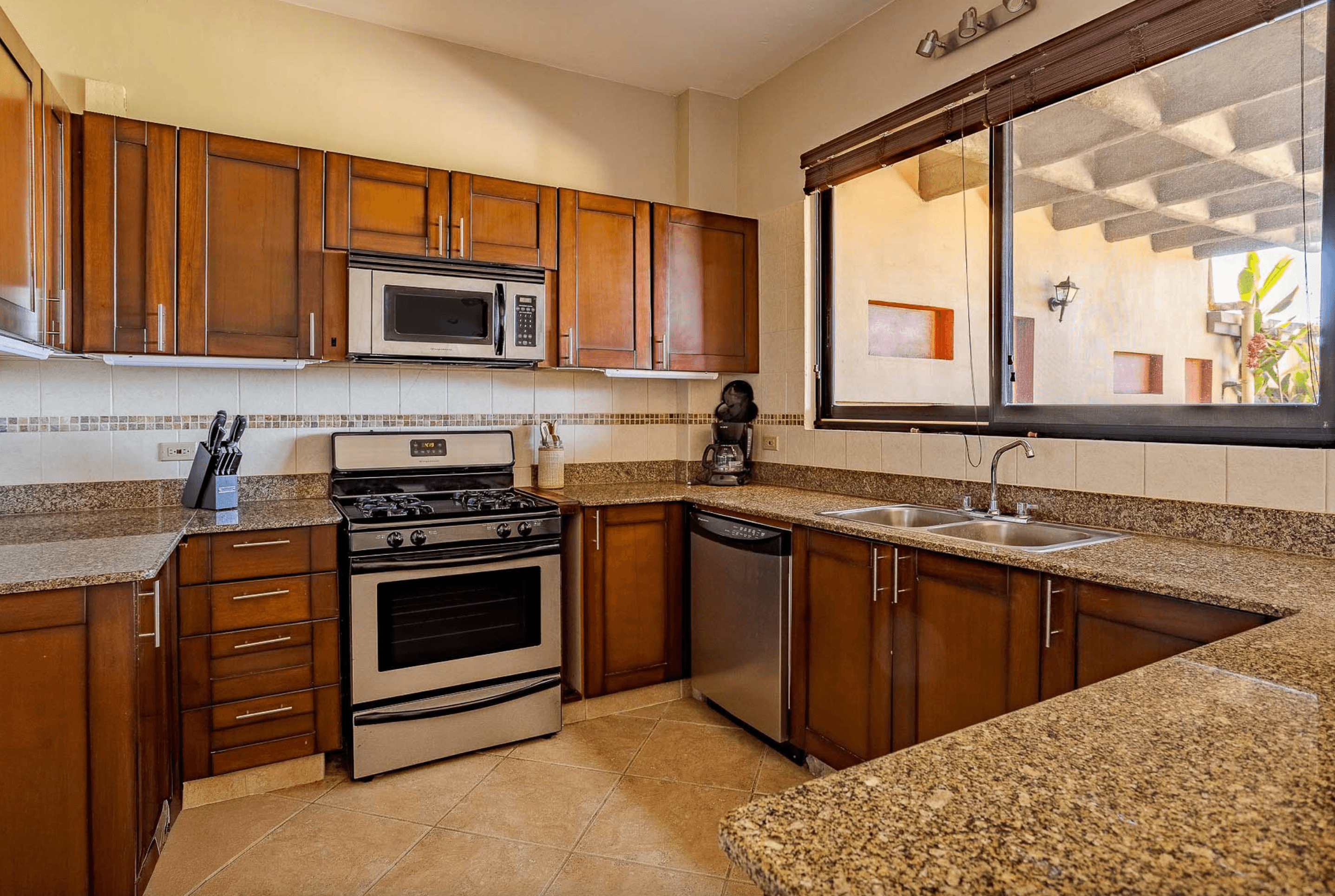 Ground floor apartments, Palmira 11