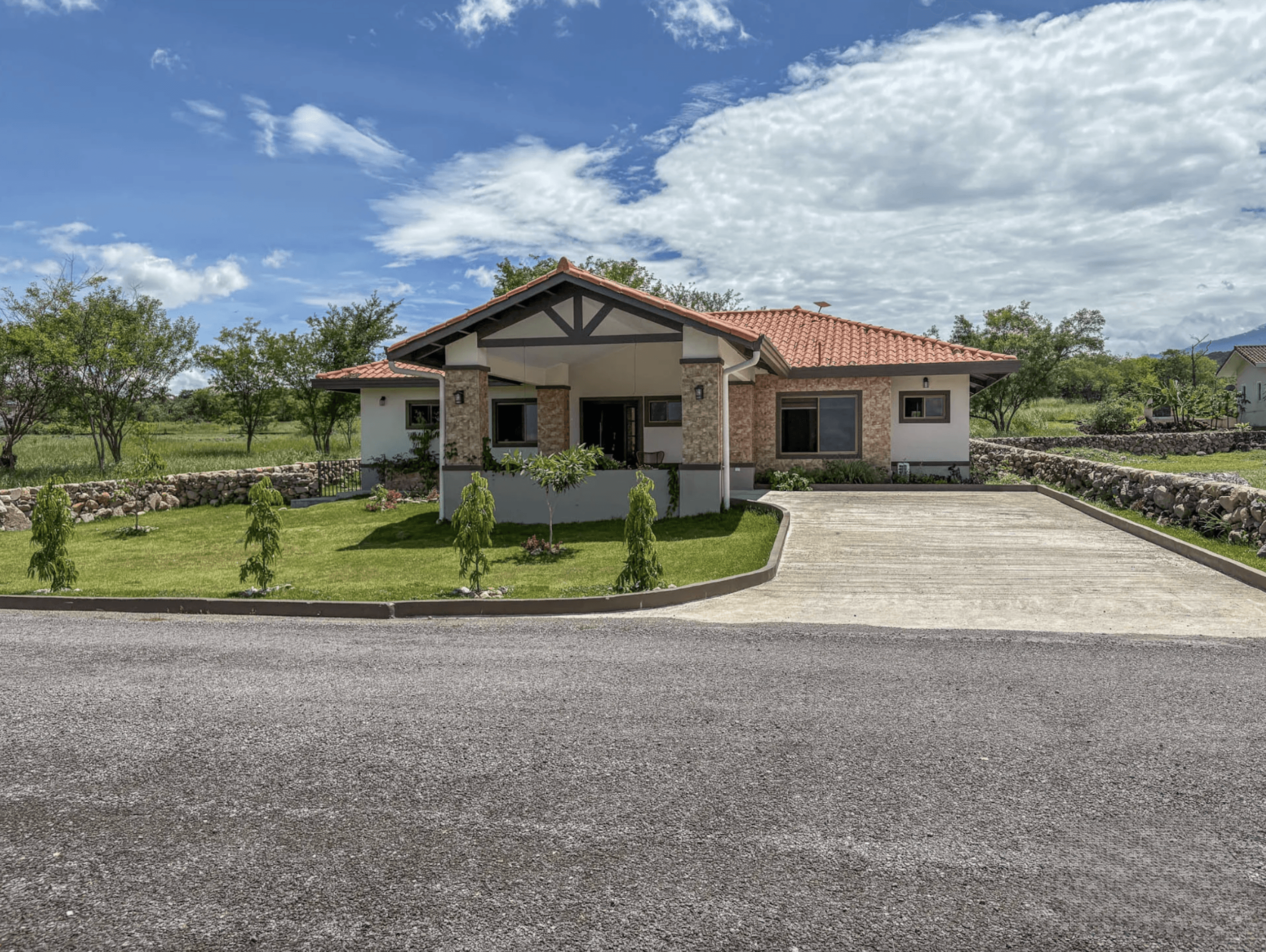 Home with mountain views, Boquete Canyon Village 11