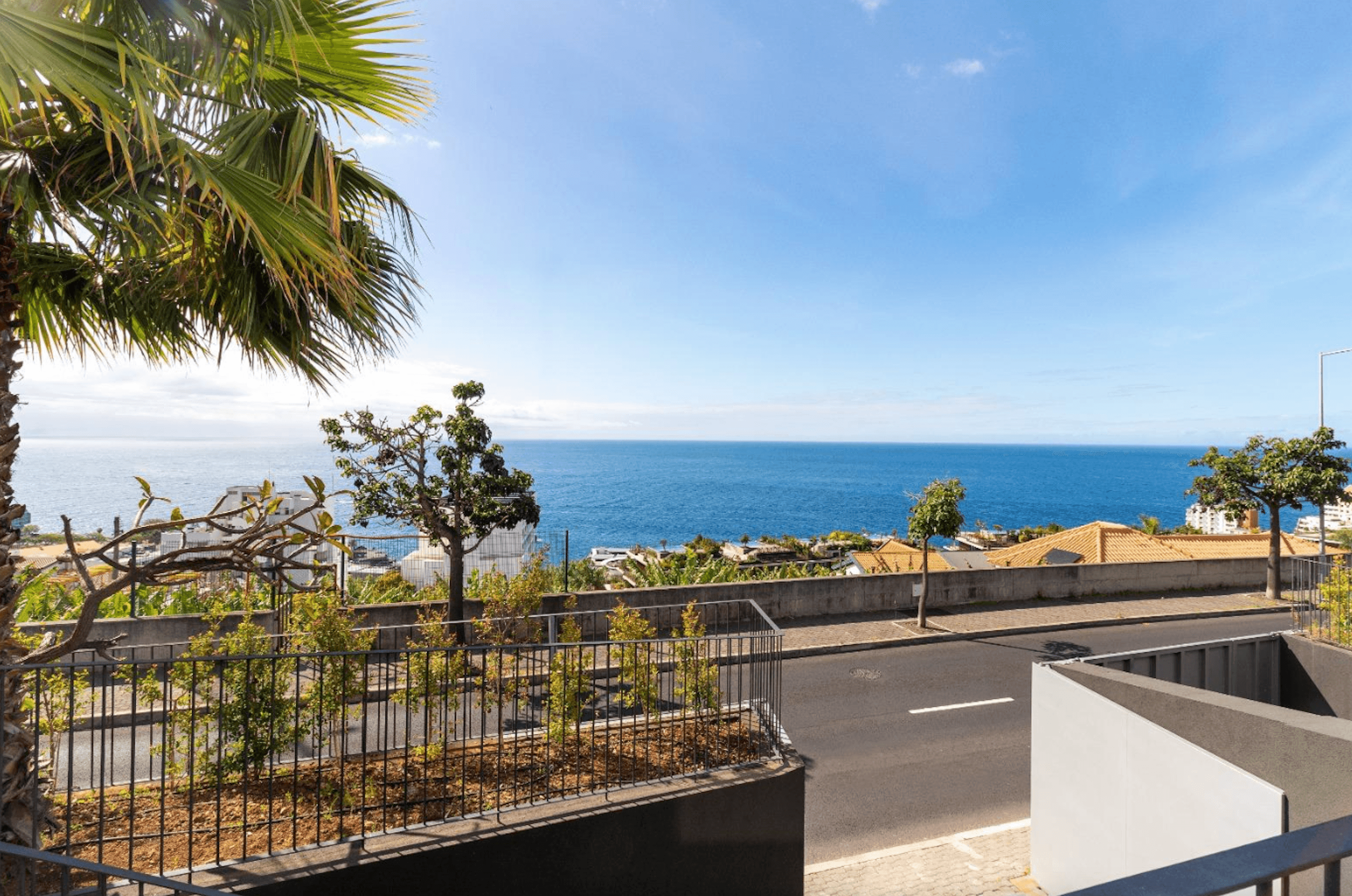 House with Ocean View, Funshal 2