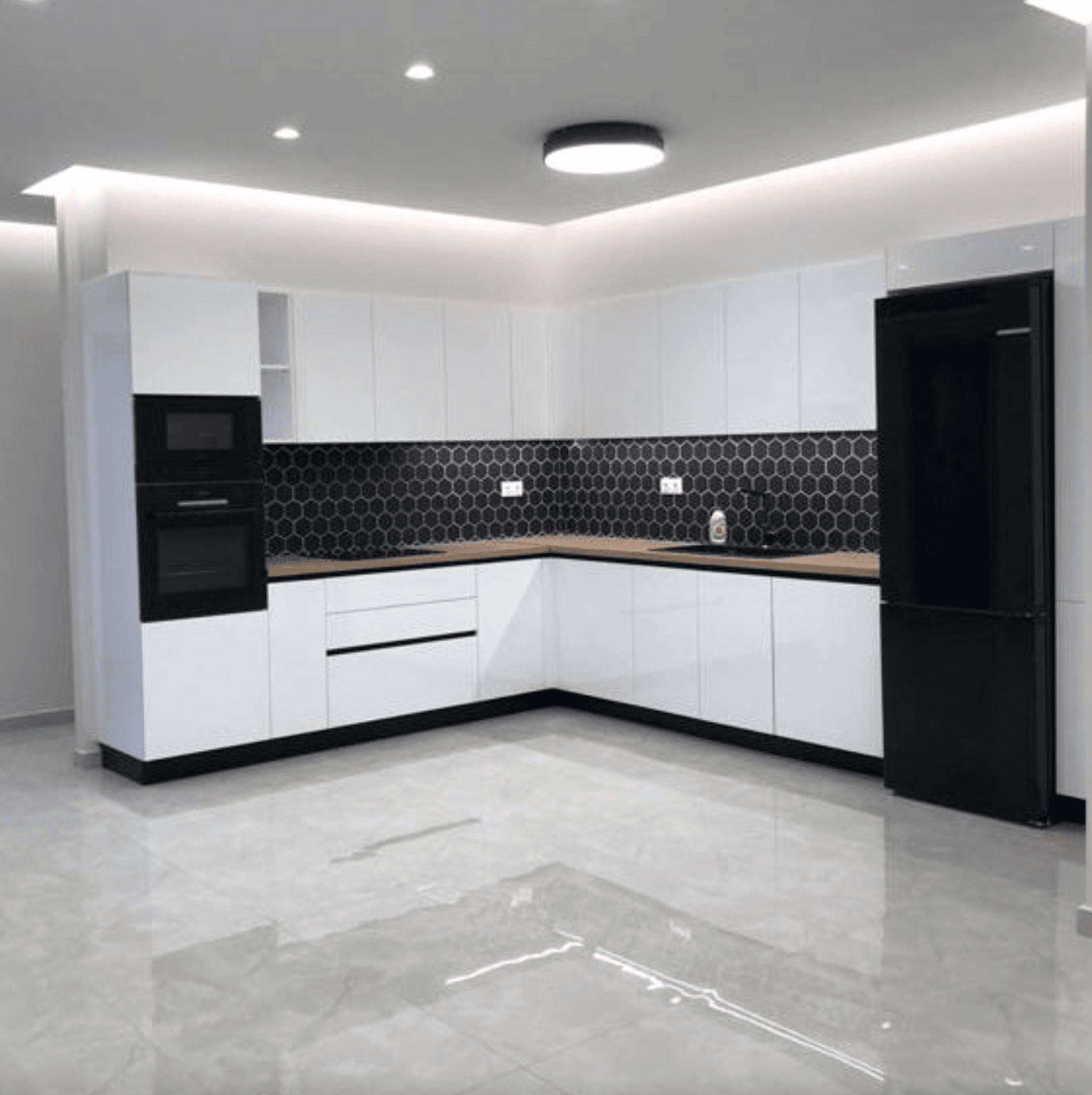 Apartments with modern elements, Piraeus 1