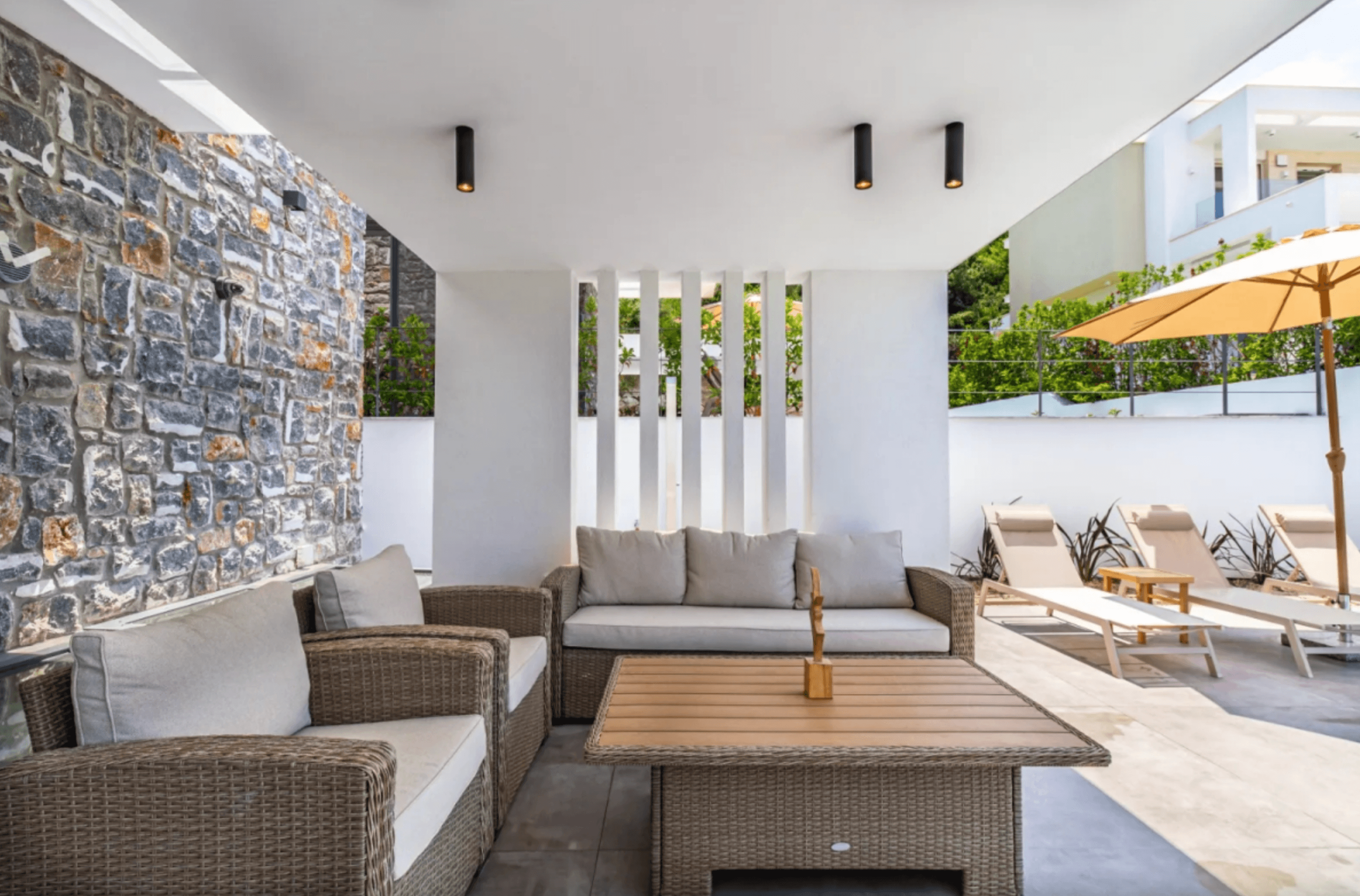 Villa with pool view, Pefkochori 9