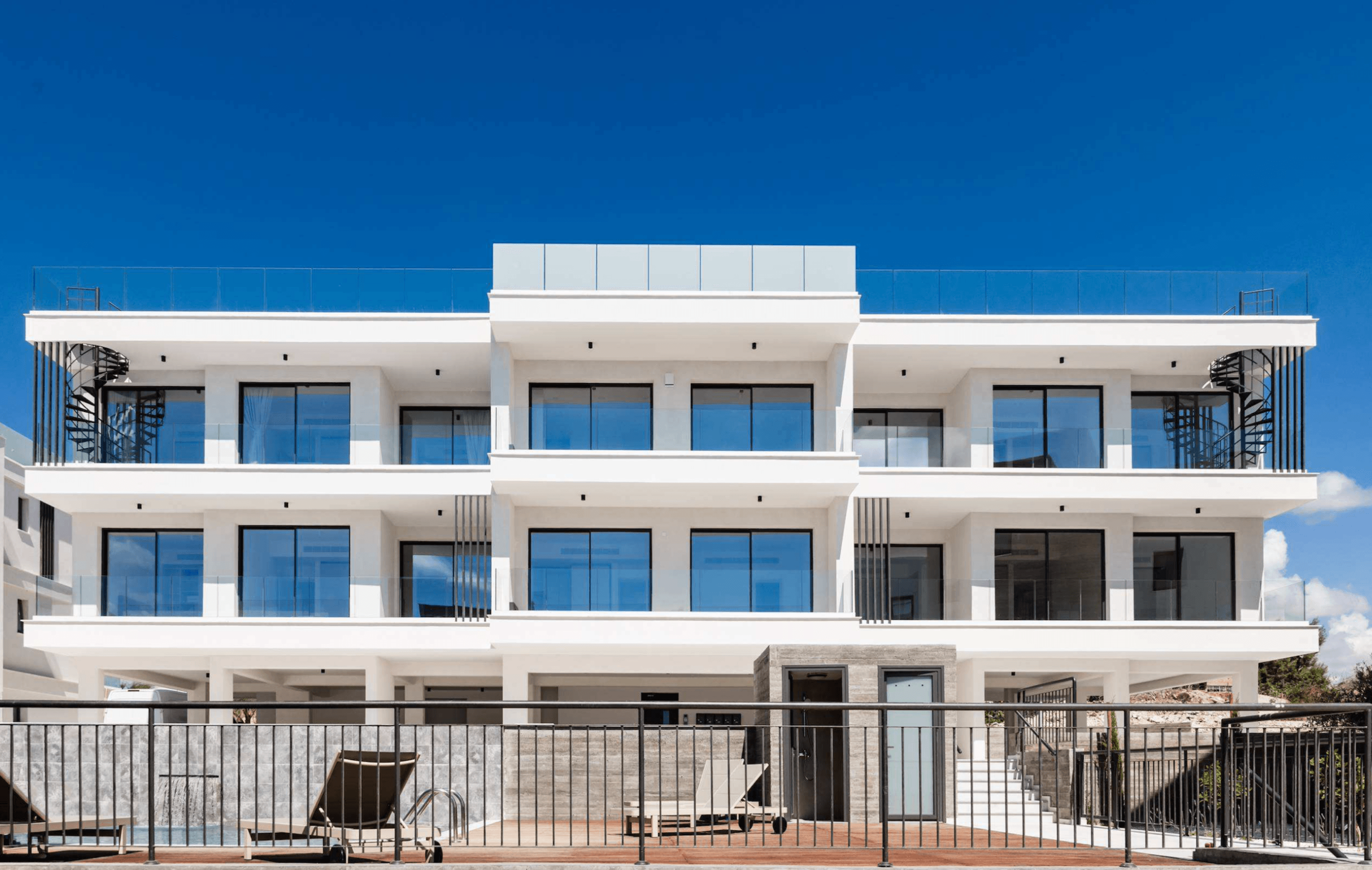 Modern apartments and penthouses not far from Paphos 2