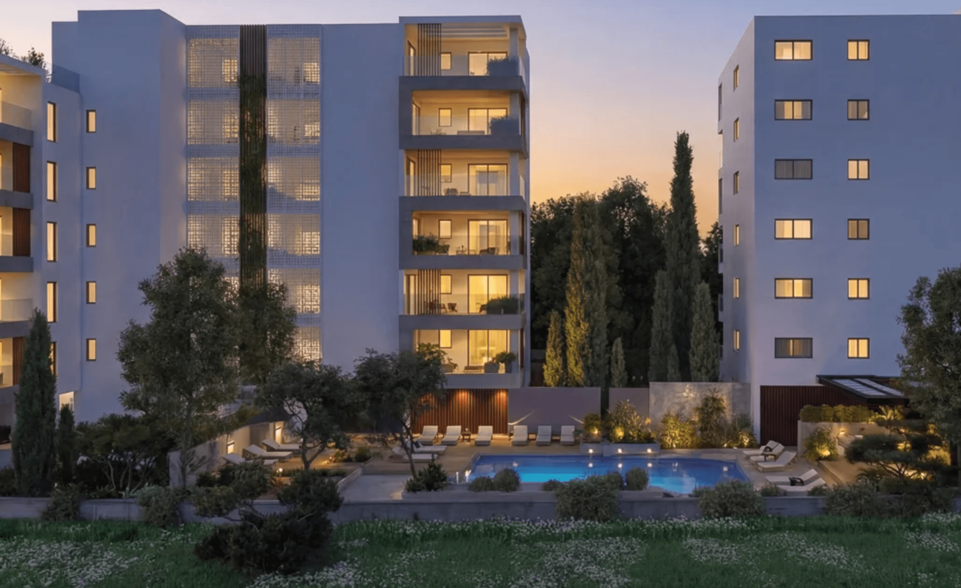 Apartments with swimming pool, center of Paphos 1