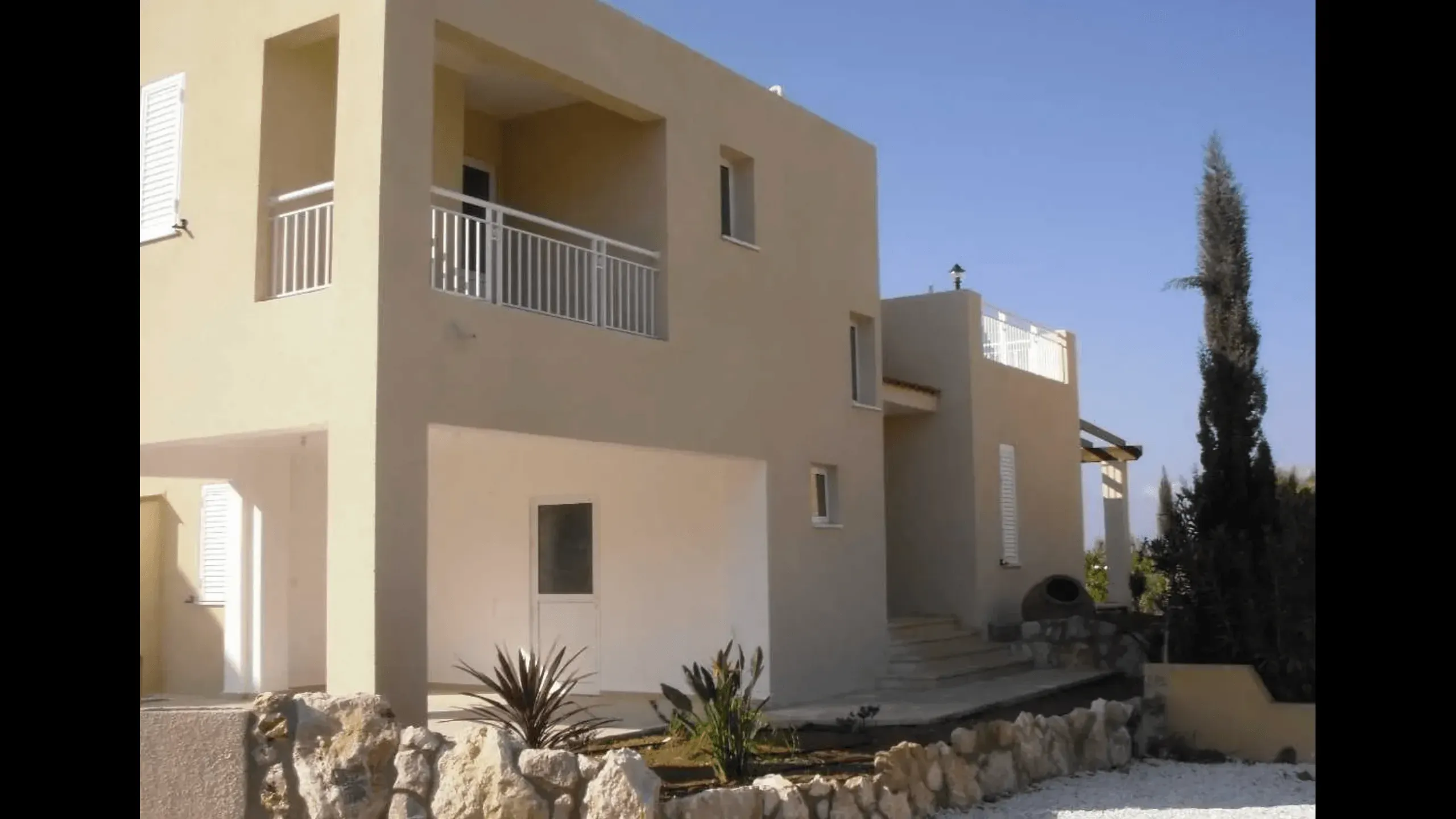 Villa in classic style not far from the sea 1