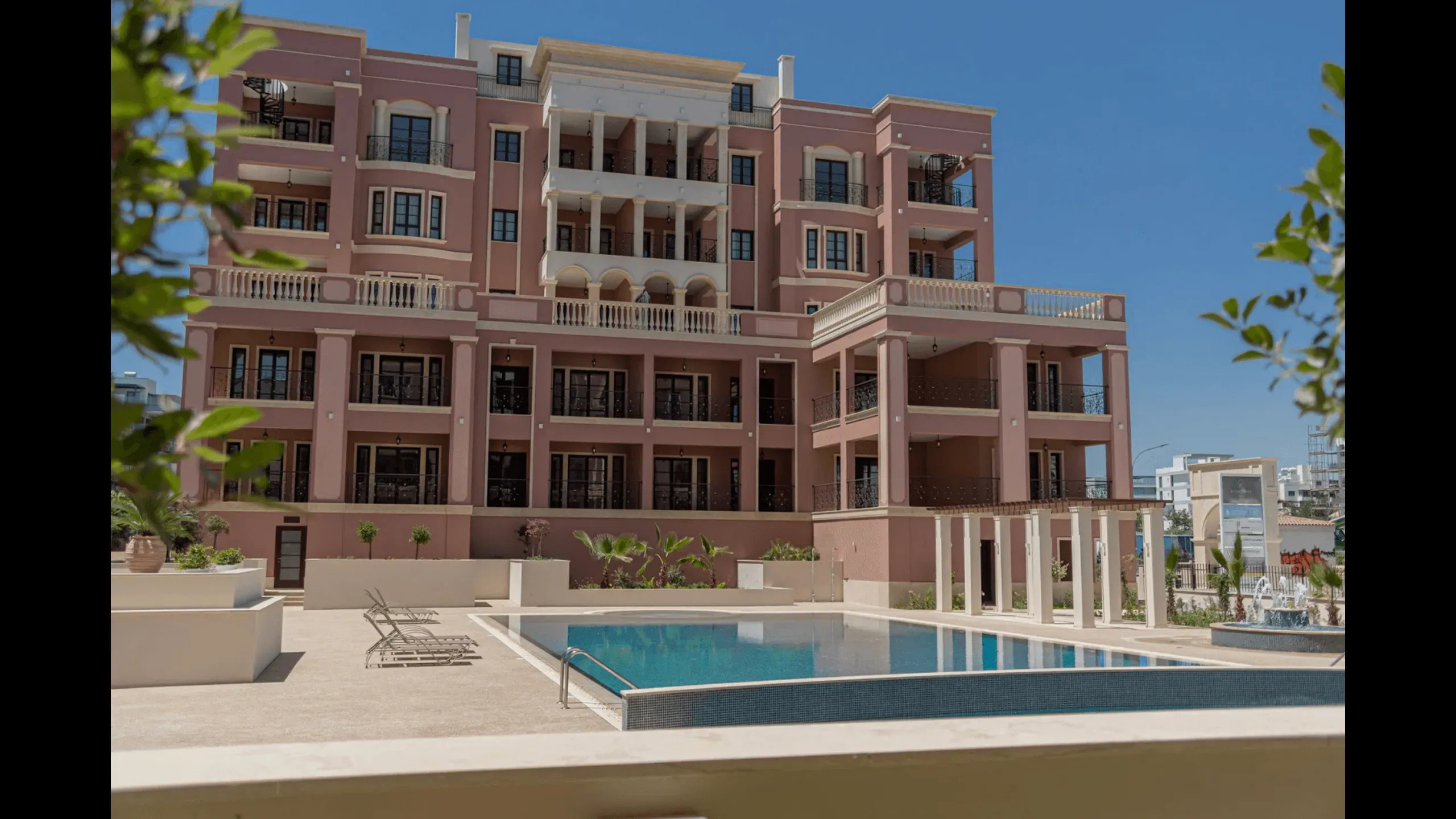 Apartments with 2 bedrooms and penthouse with 3 bedrooms in elite club complex 3