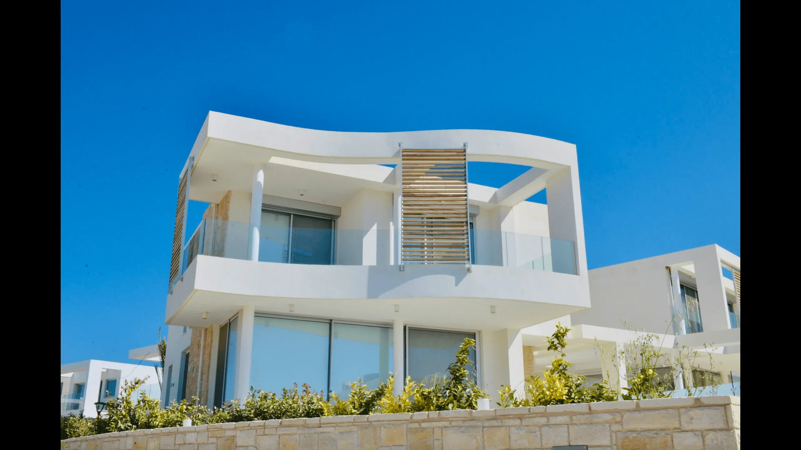 Stylish modern villas on seaside 1
