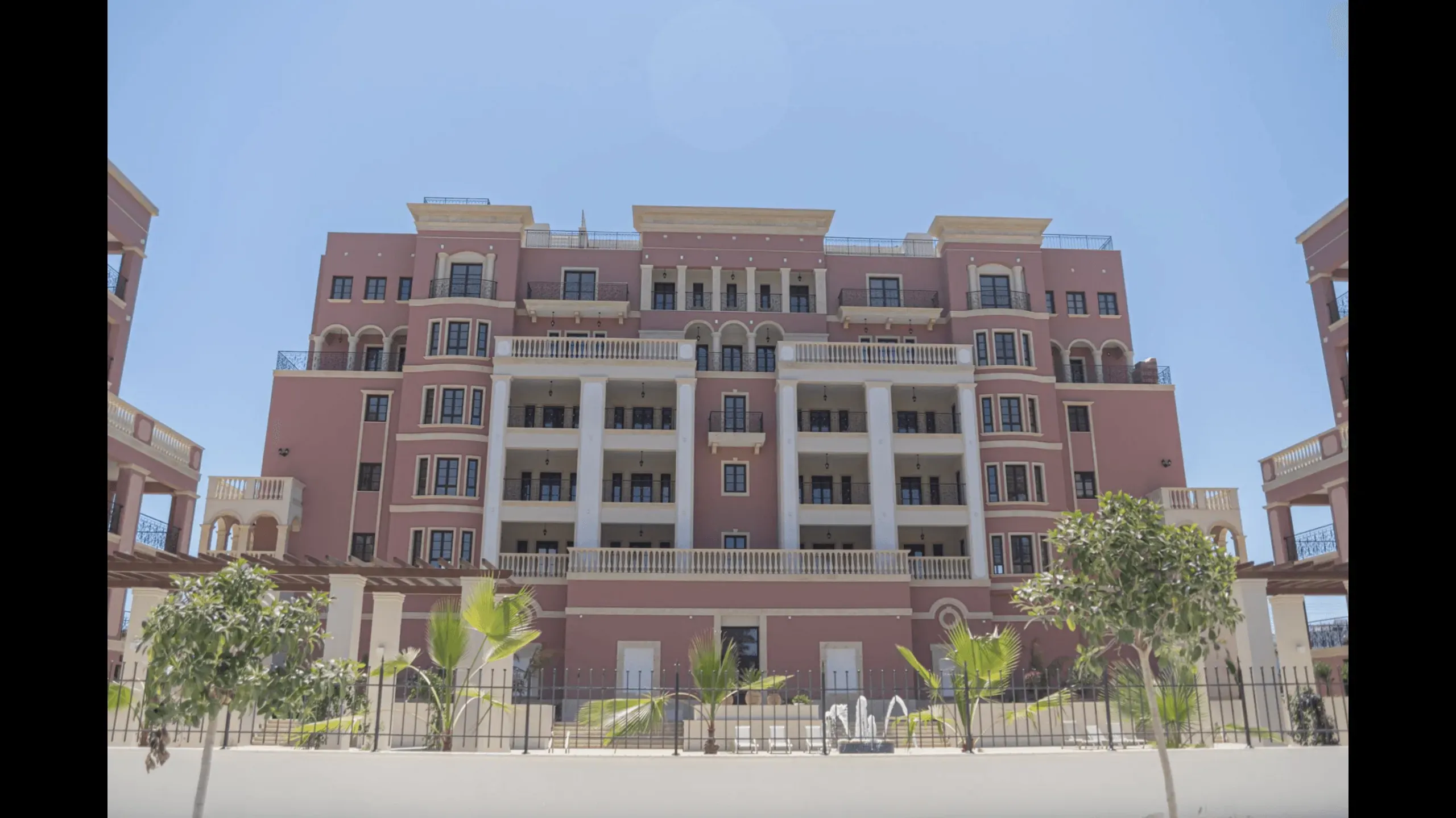 Apartments with 2 bedrooms and penthouse with 3 bedrooms in elite club complex 5