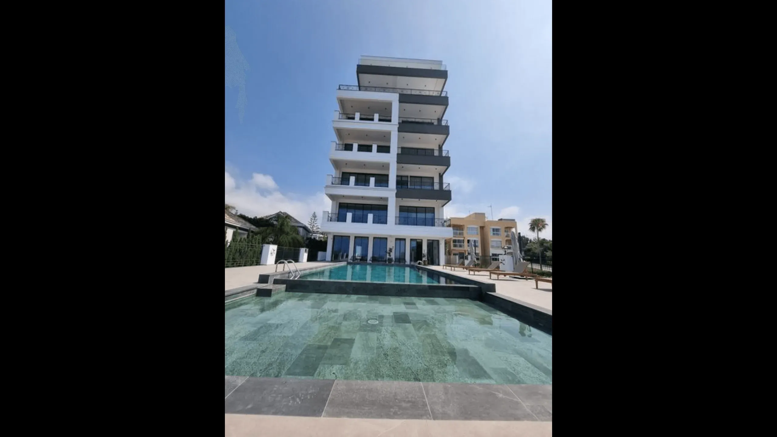 Luxurious apartments in a new residential complex by the sea 1