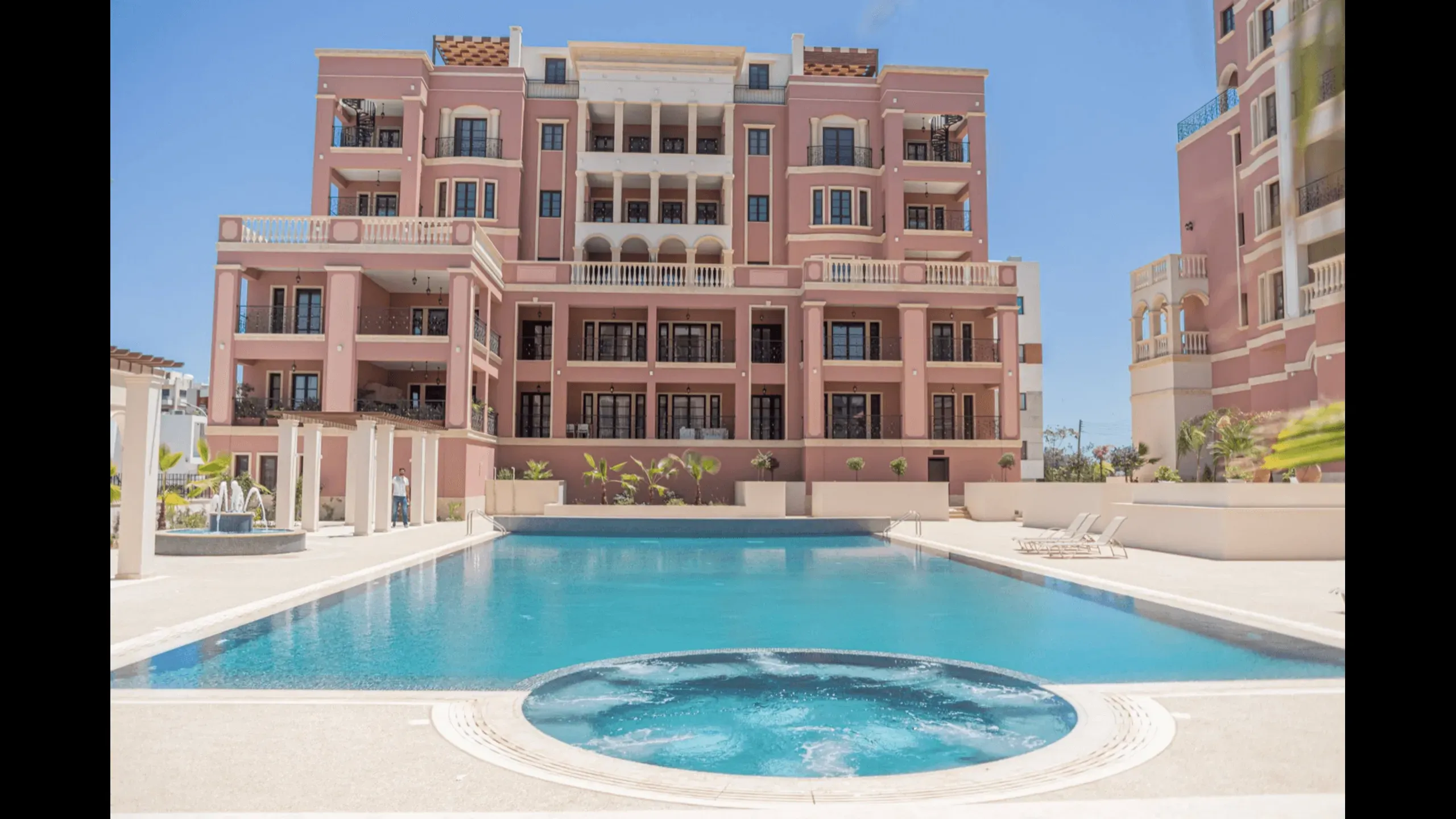 Apartments with 2 bedrooms and penthouse with 3 bedrooms in elite club complex 1